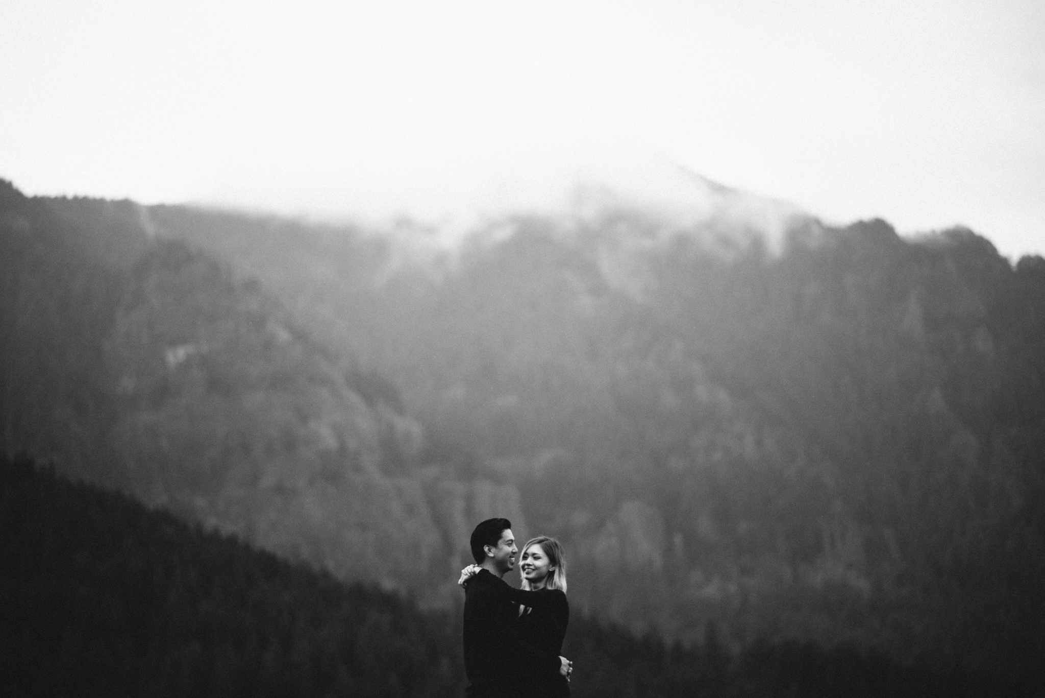 ©Isaiah-&-Taylor-Photography---Columbia-River-Gorge-Engagement,-Portland-Oregon-Wedding-Photographer-057.jpg