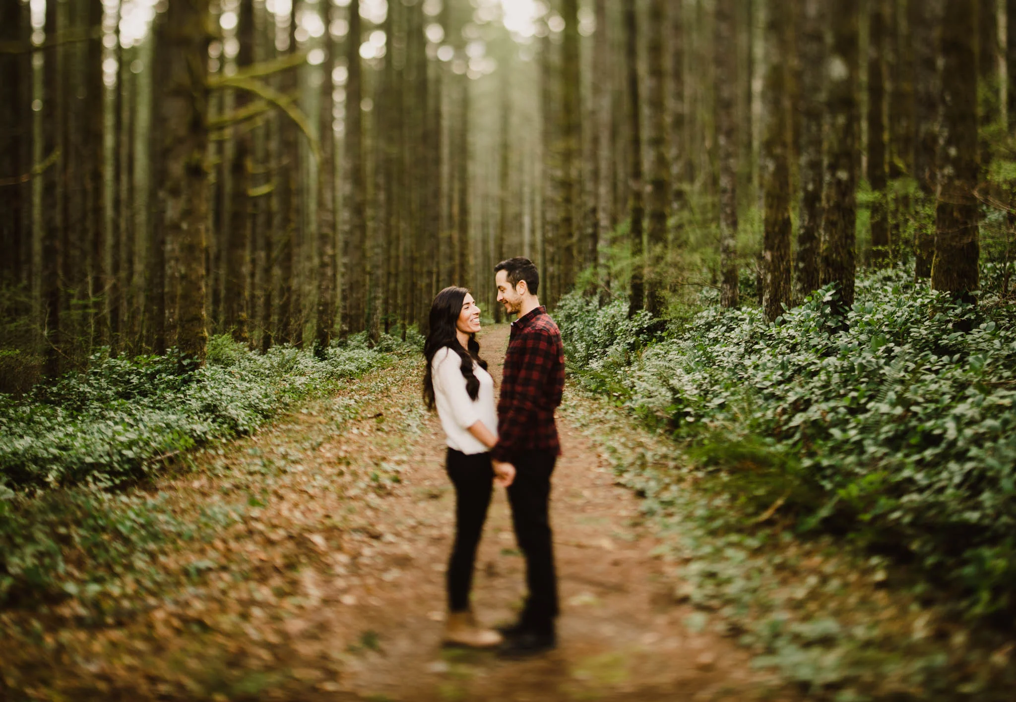 ©Isaiah-&-Taylor-Photography---Rattlesnake-Ledge-Trail-Engagement,-Seattle-Washington-006.jpg