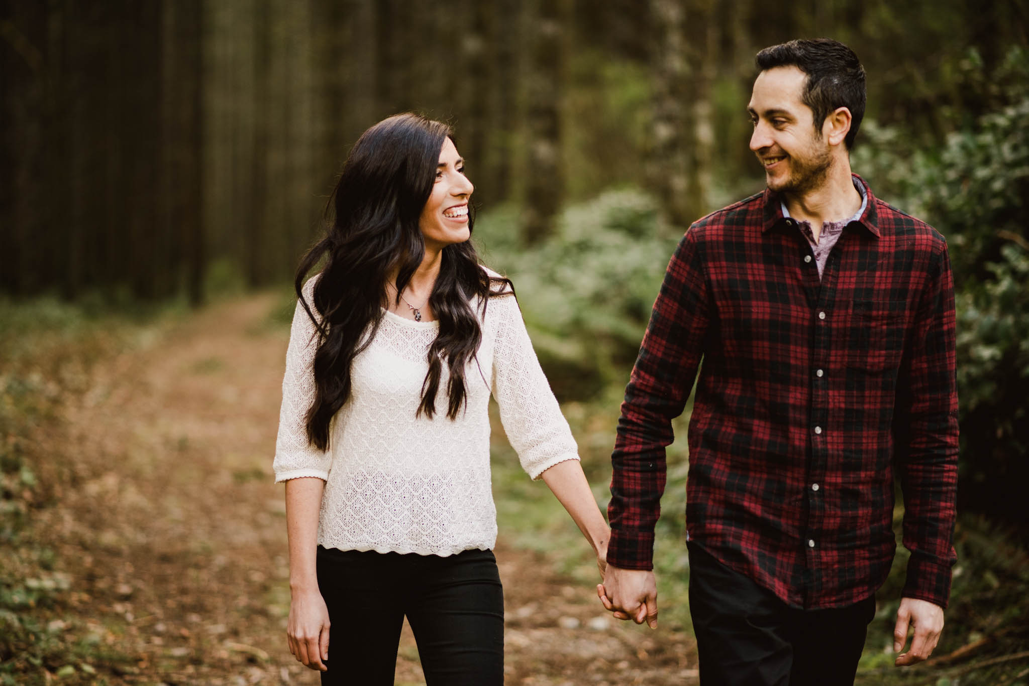 ©Isaiah-&-Taylor-Photography---Rattlesnake-Ledge-Trail-Engagement,-Seattle-Washington-012.jpg