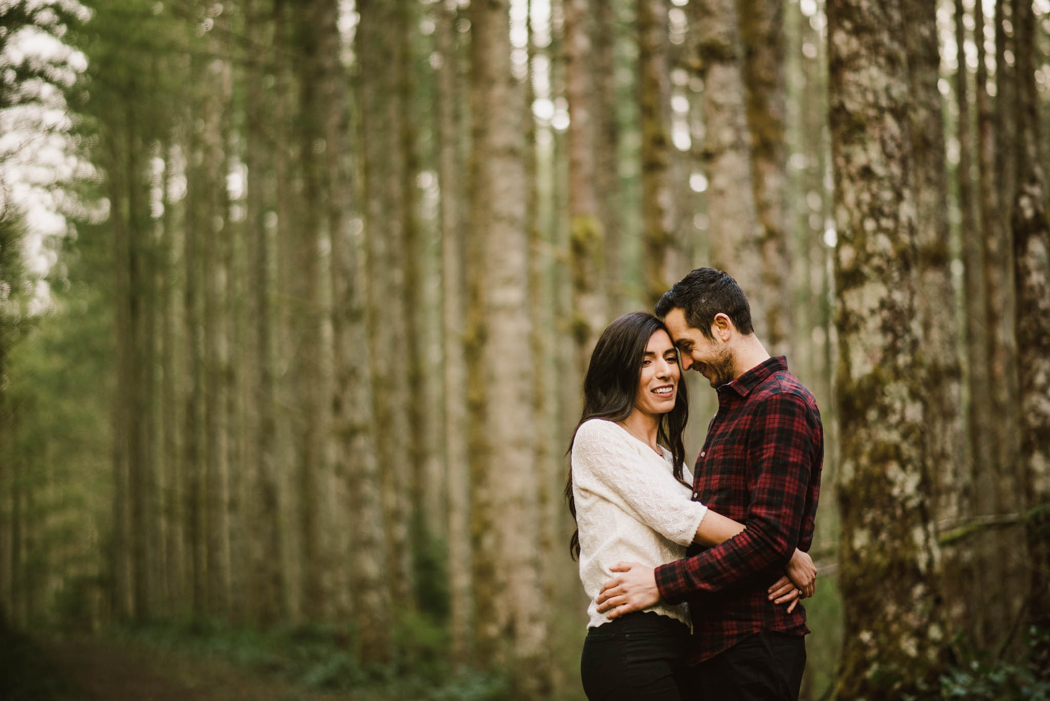 ©Isaiah-&-Taylor-Photography---Rattlesnake-Ledge-Trail-Engagement,-Seattle-Washington-018.jpg