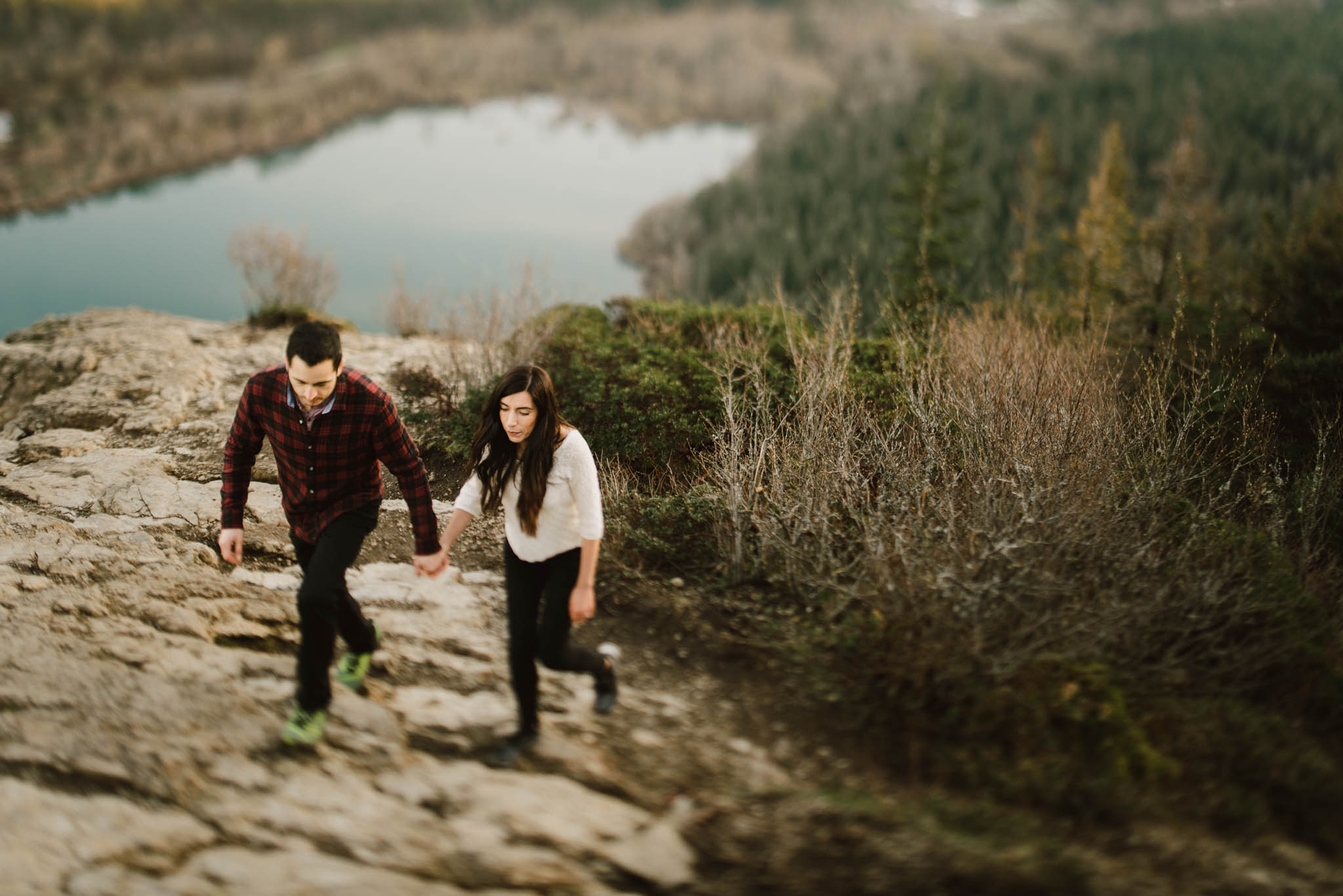 ©Isaiah-&-Taylor-Photography---Rattlesnake-Ledge-Trail-Engagement,-Seattle-Washington-044.jpg