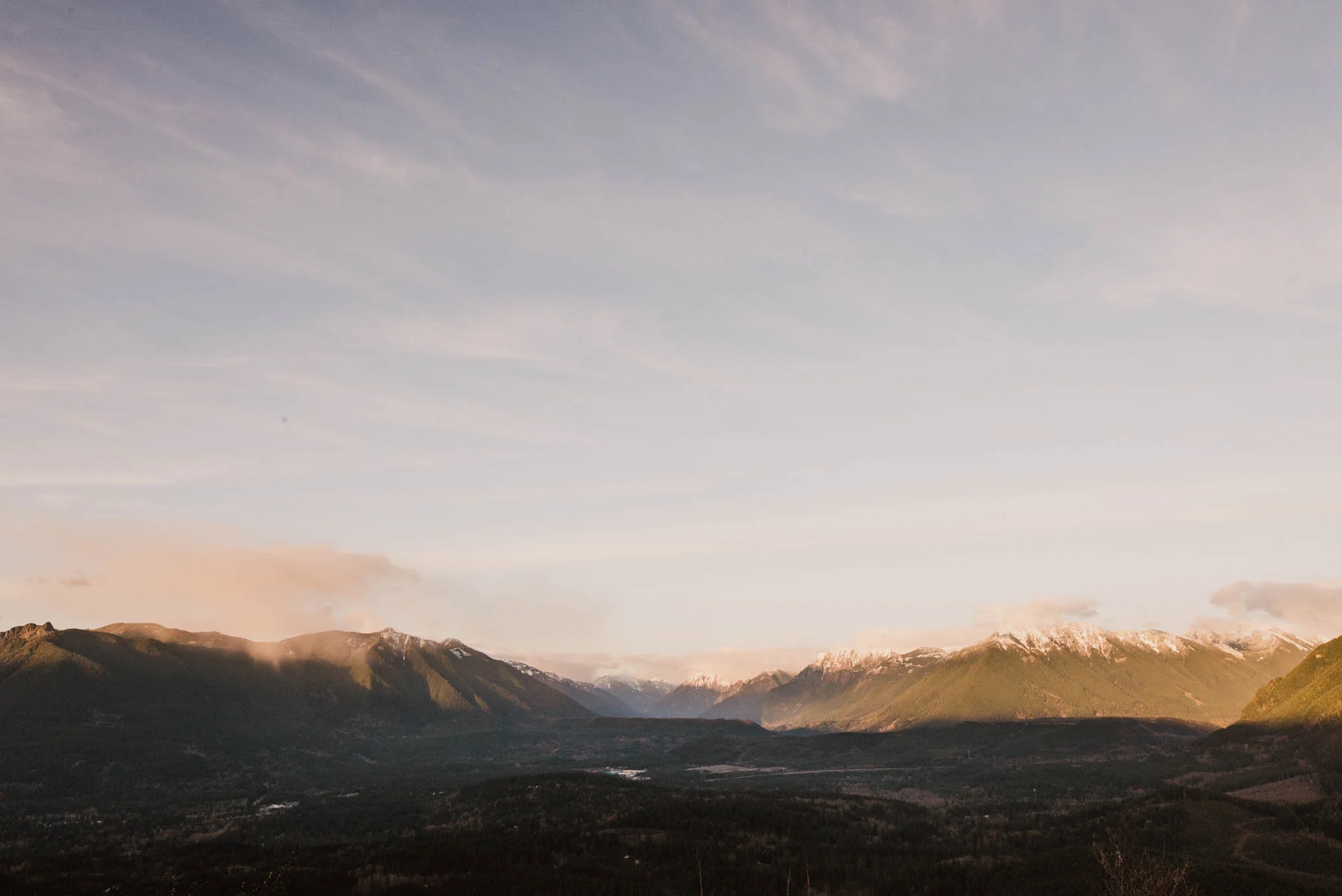 ©Isaiah-&-Taylor-Photography---Rattlesnake-Ledge-Trail-Engagement,-Seattle-Washington-048.jpg