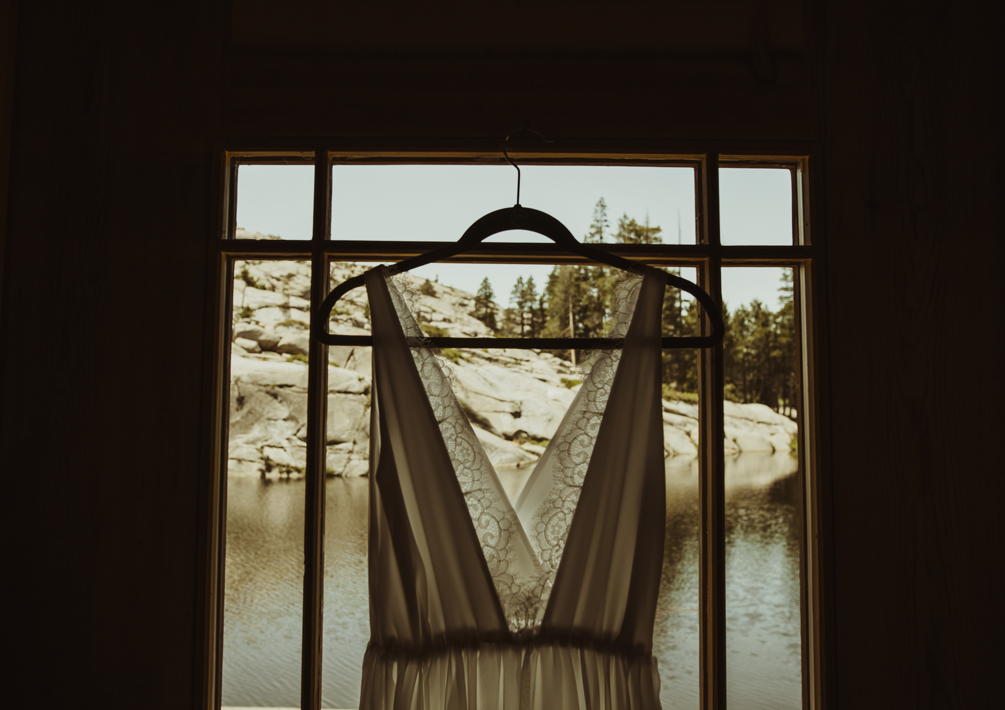 ©Isaiah & Taylor Photography -The Hideout Wedding, Kirkwood California, Lake Tahoe Wedding Photographer-52.jpg