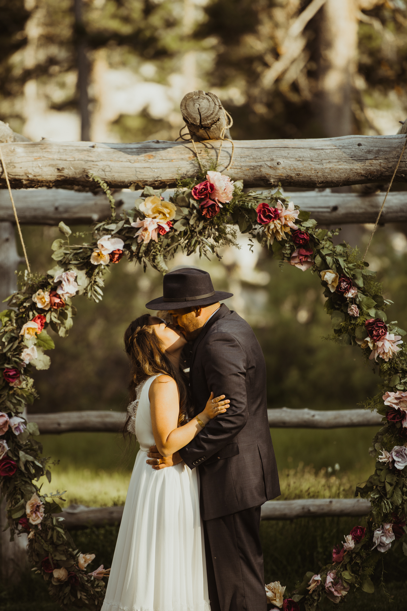 ©Isaiah & Taylor Photography -The Hideout Wedding, Kirkwood California, Lake Tahoe Wedding Photographer-149.jpg