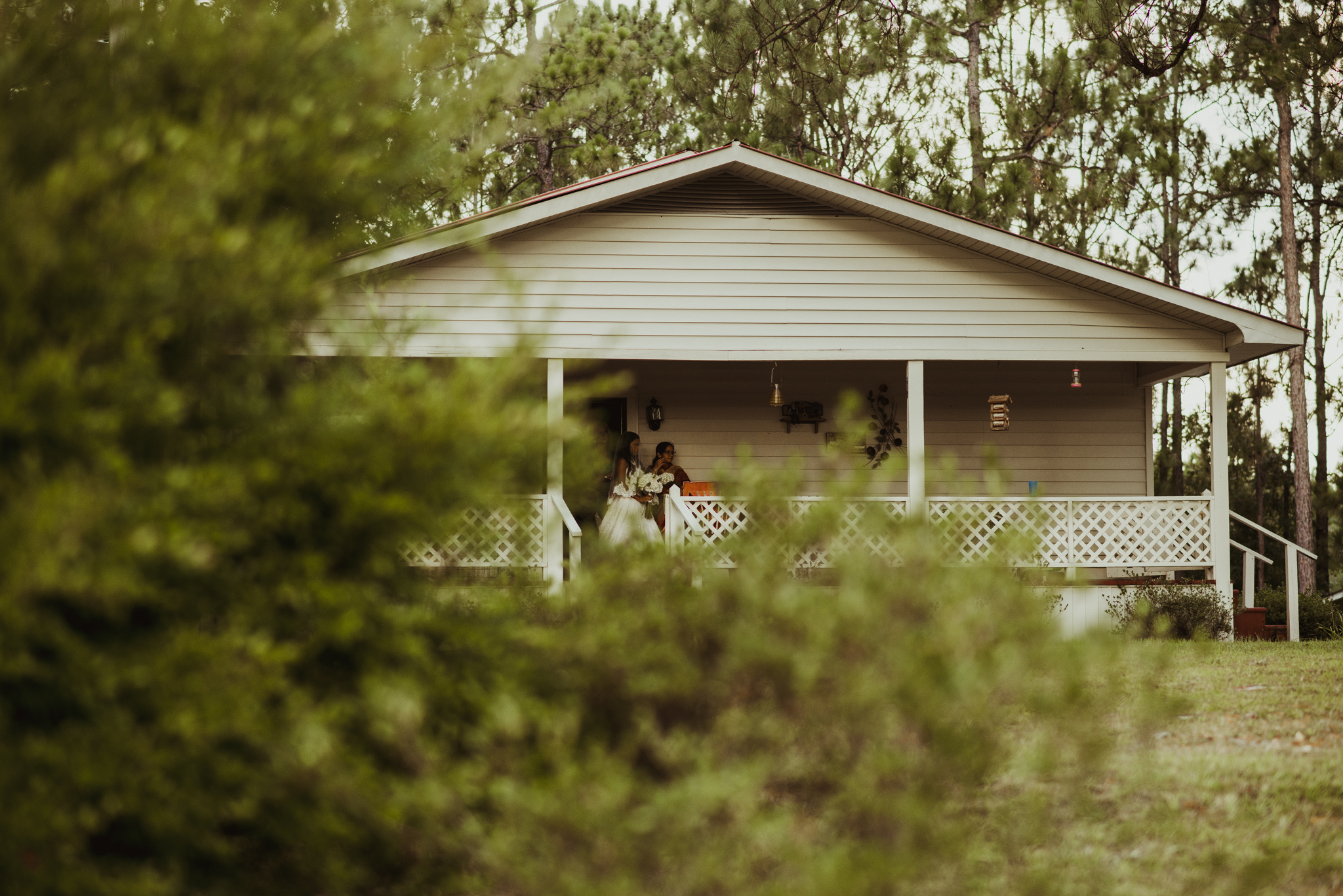 ©Isaiah & Taylor Photography - Lakeside Barn Wedding, Private Estate, Poplarville Mississippi-55.jpg