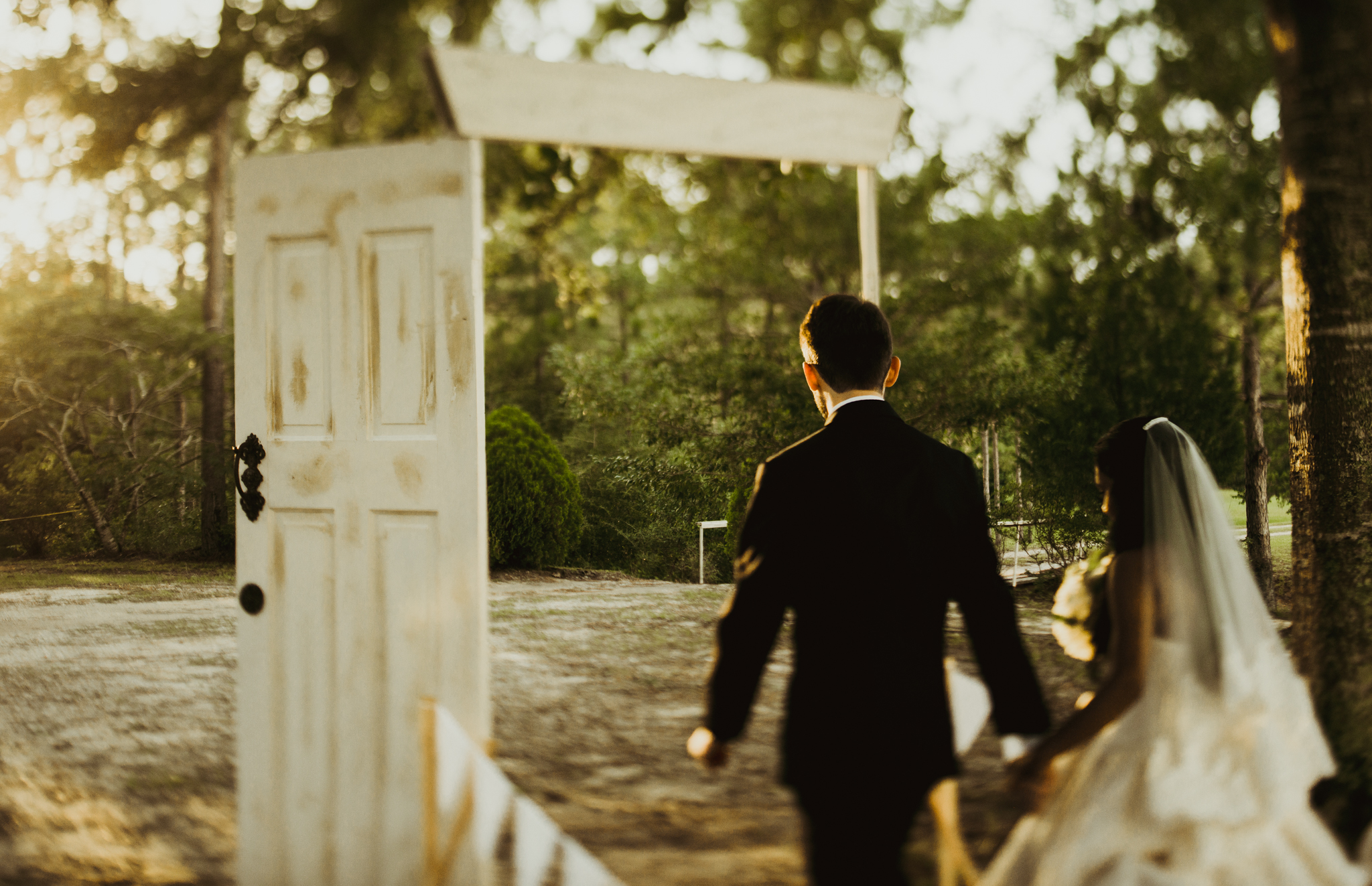 ©Isaiah & Taylor Photography - Lakeside Barn Wedding, Private Estate, Poplarville Mississippi-82.jpg