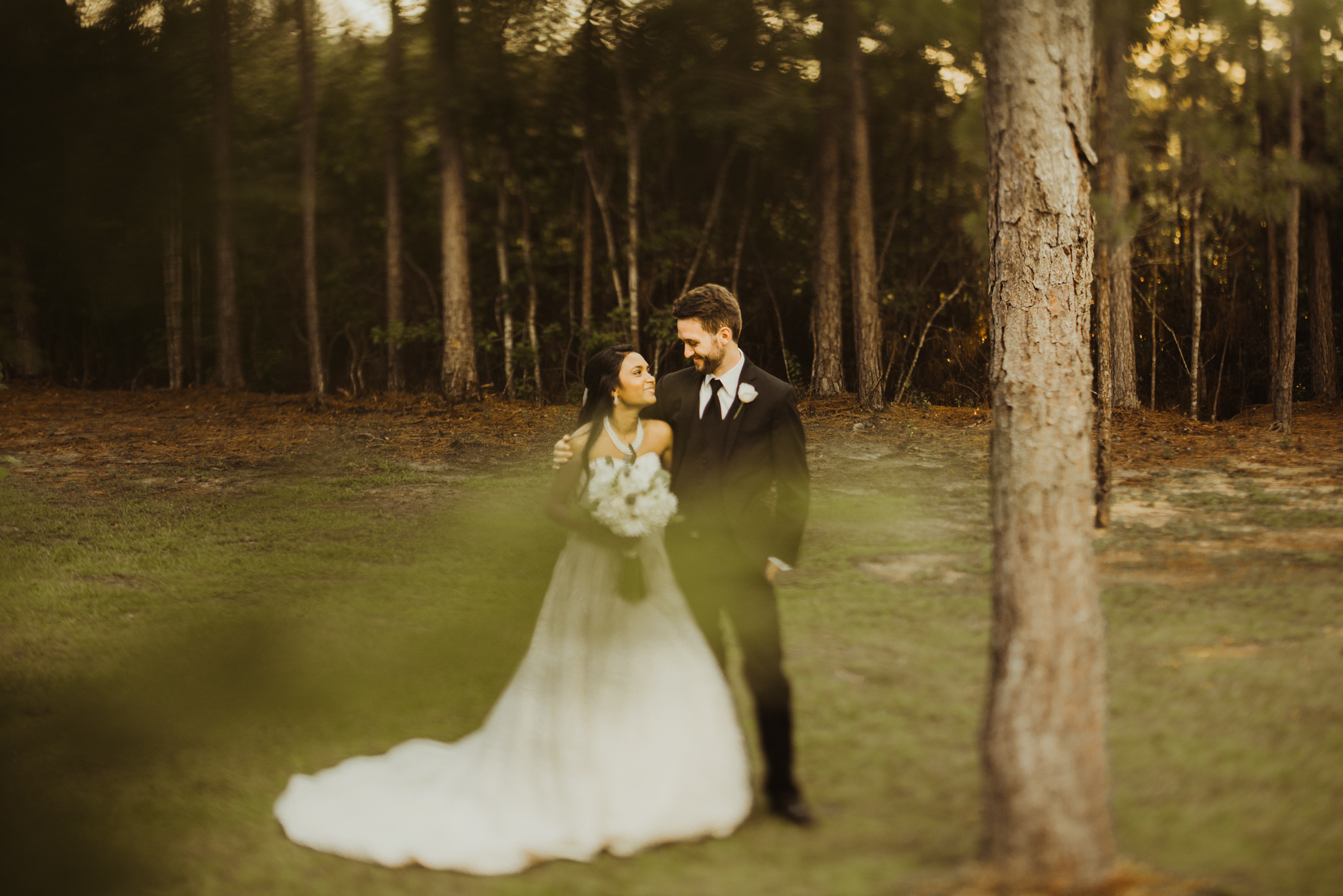 ©Isaiah & Taylor Photography - Lakeside Barn Wedding, Private Estate, Poplarville Mississippi-93.jpg