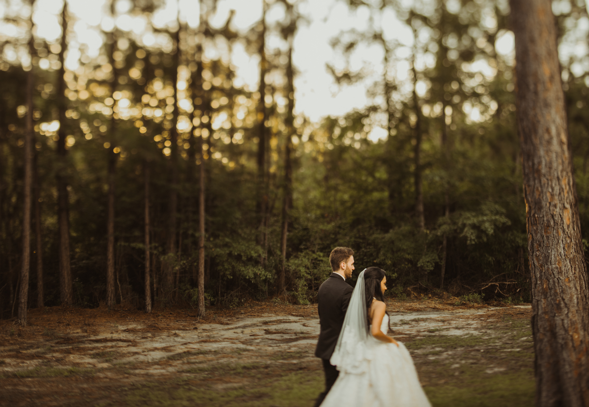 ©Isaiah & Taylor Photography - Lakeside Barn Wedding, Private Estate, Poplarville Mississippi-100.jpg