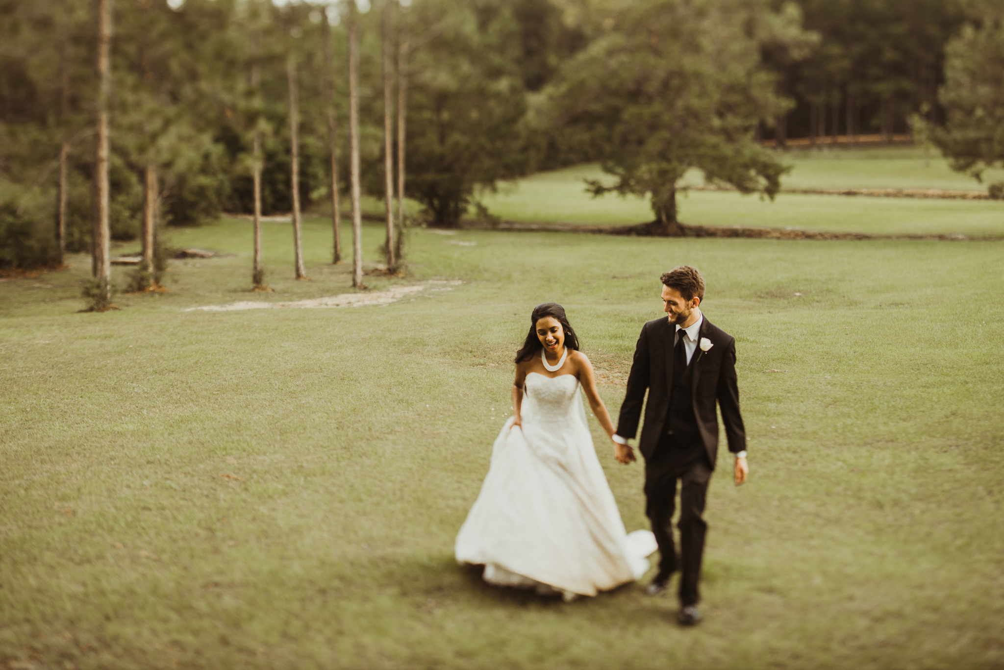 ©Isaiah & Taylor Photography - Lakeside Barn Wedding, Private Estate, Poplarville Mississippi-107.jpg