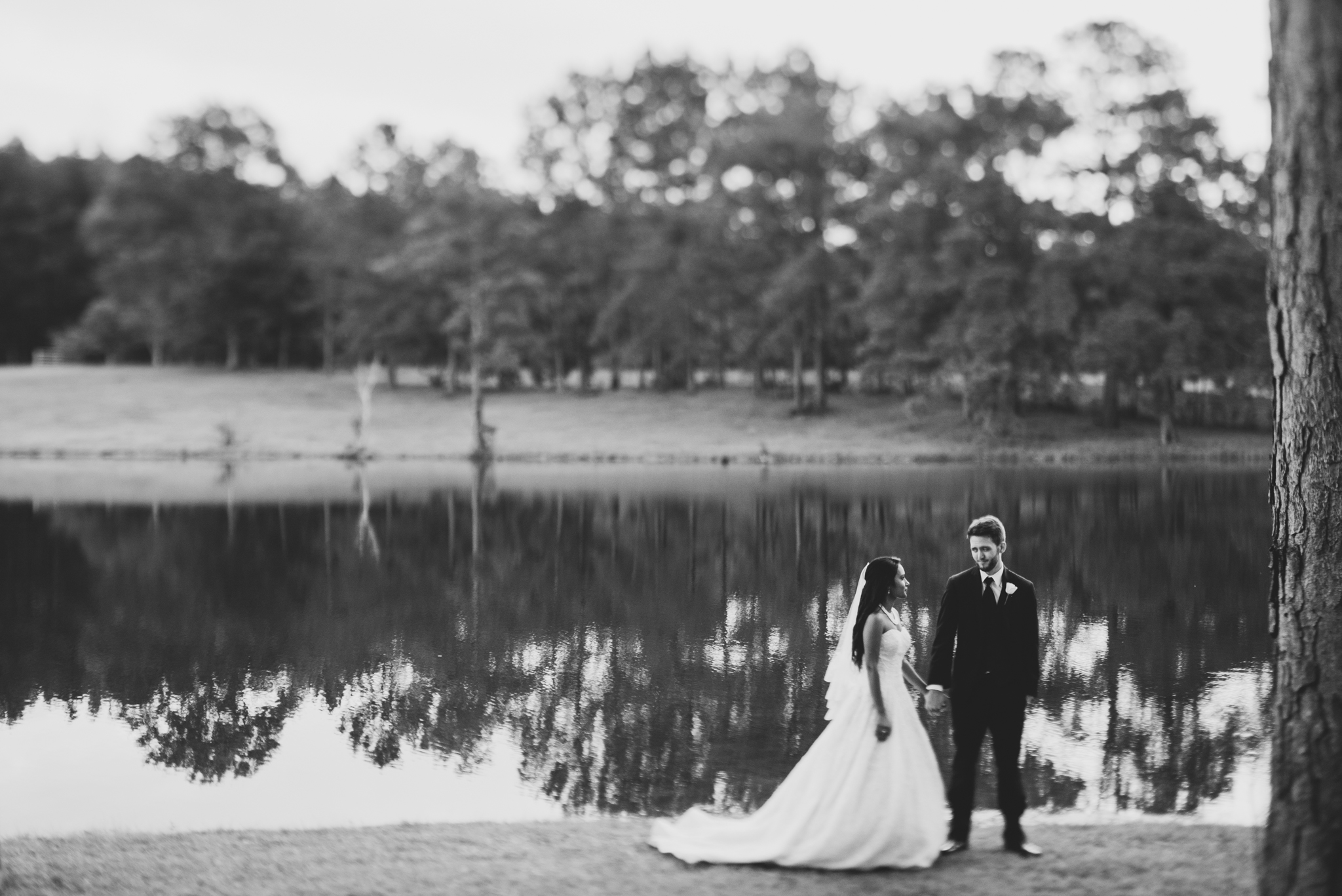 ©Isaiah & Taylor Photography - Lakeside Barn Wedding, Private Estate, Poplarville Mississippi-122.jpg