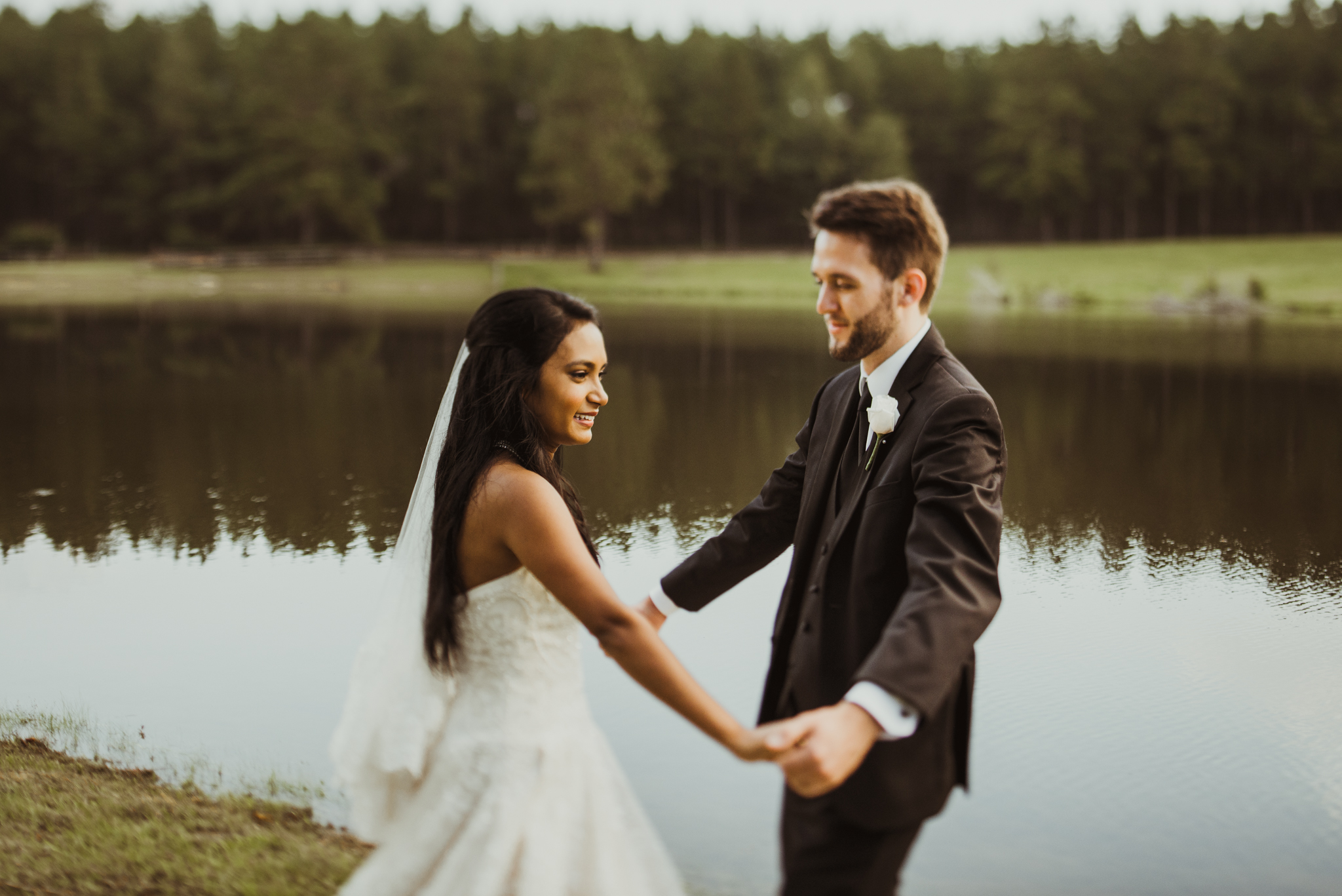 ©Isaiah & Taylor Photography - Lakeside Barn Wedding, Private Estate, Poplarville Mississippi-125.jpg