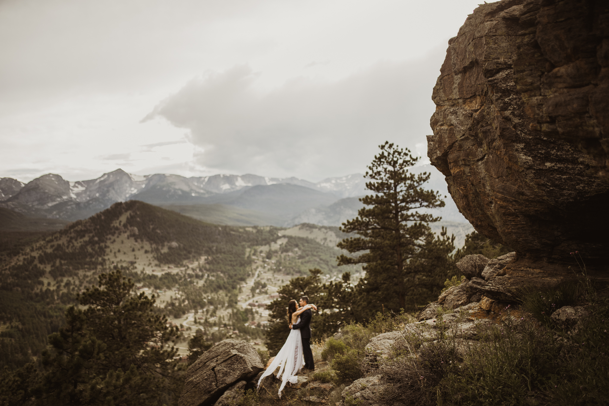 ©Isaiah + Taylor Photography - Estes National Park Adventure Elopement, Colorado Rockies-121.jpg