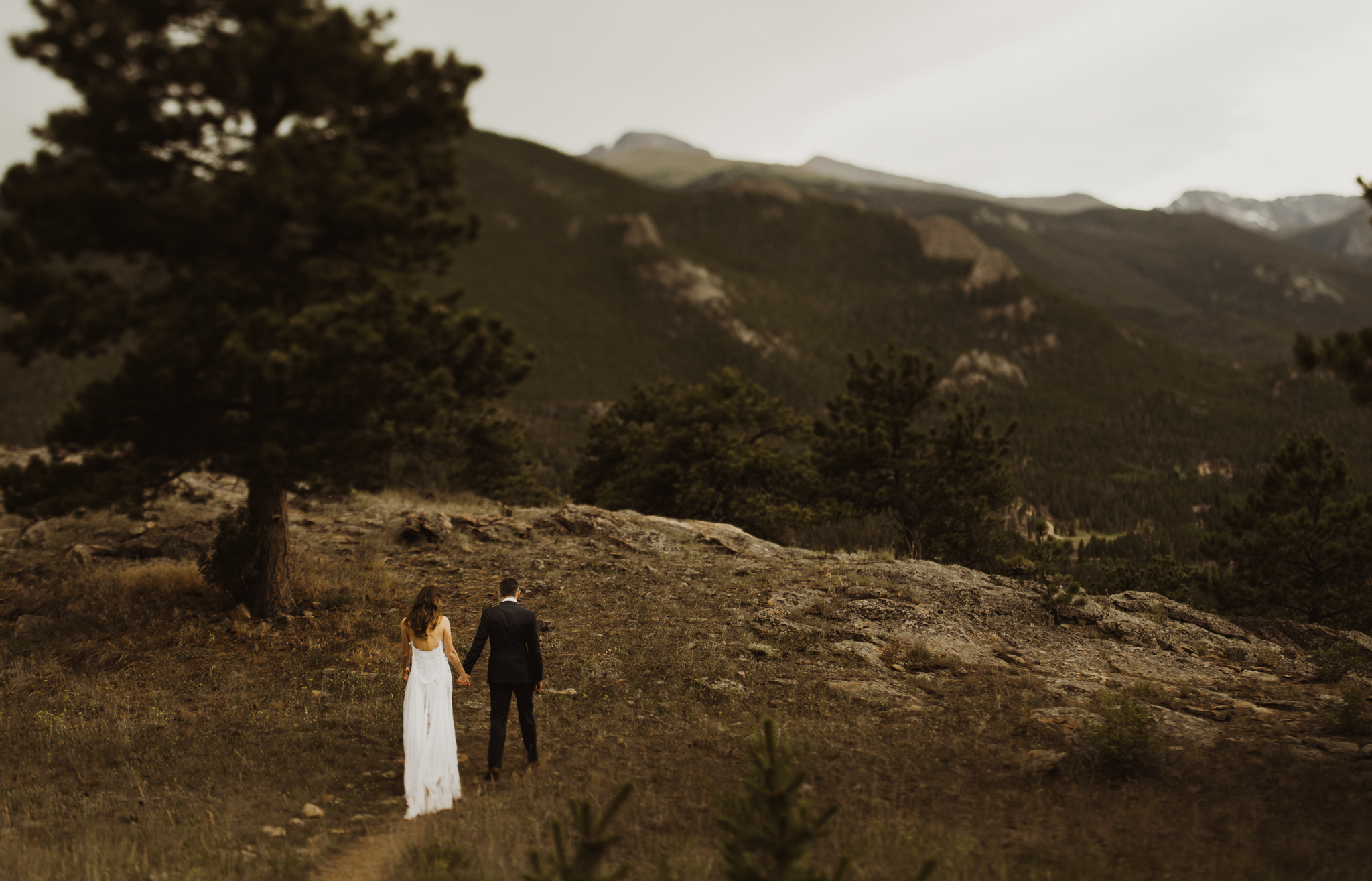 ©Isaiah + Taylor Photography - Estes National Park Adventure Elopement, Colorado Rockies-122.jpg