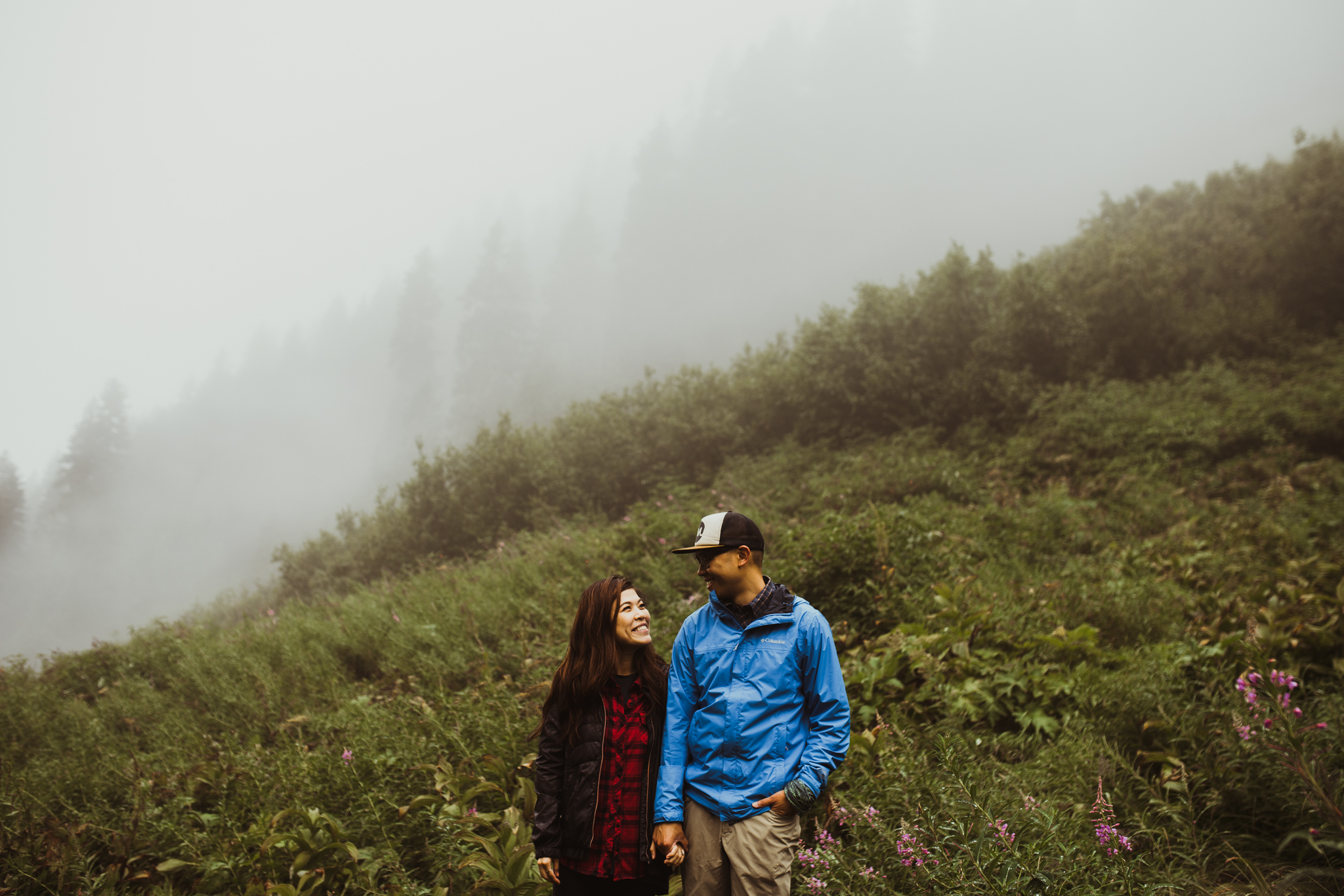 ©Isaiah-&-Taylor-Photography---Hidden-Lake-Cascade-Mountains-Engagement,-Washington-027.jpg