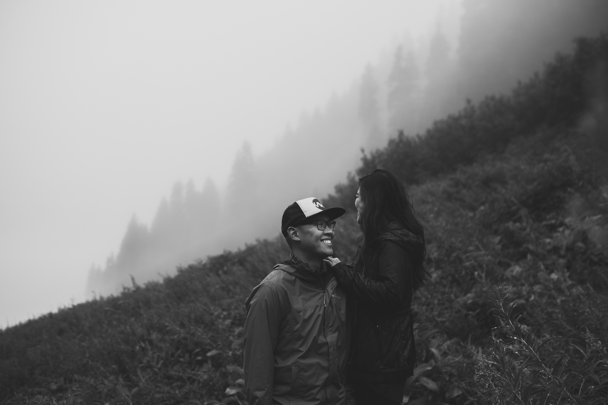 ©Isaiah-&-Taylor-Photography---Hidden-Lake-Cascade-Mountains-Engagement,-Washington-030.jpg