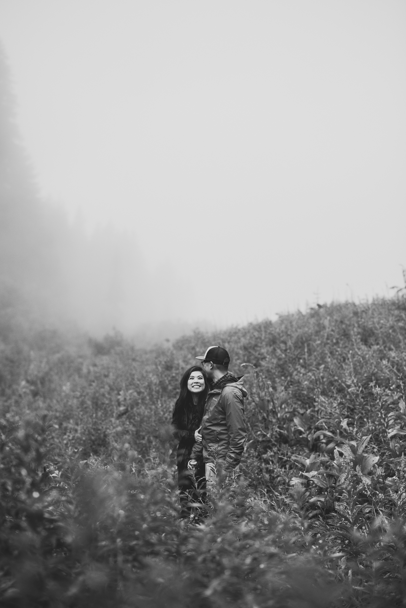 ©Isaiah-&-Taylor-Photography---Hidden-Lake-Cascade-Mountains-Engagement,-Washington-029.jpg