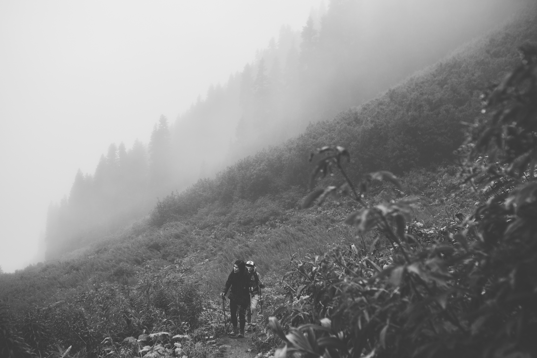 ©Isaiah-&-Taylor-Photography---Hidden-Lake-Cascade-Mountains-Engagement,-Washington-042.jpg