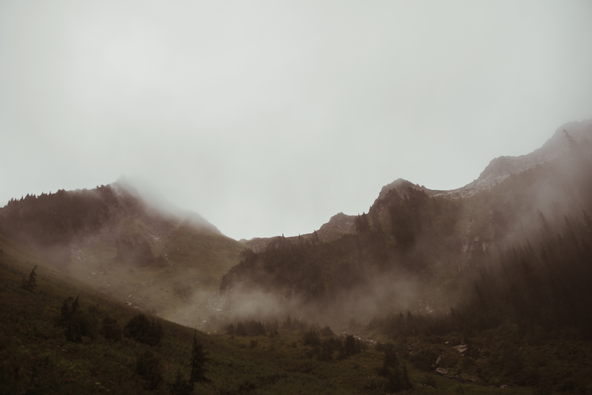 ©Isaiah-&-Taylor-Photography---Hidden-Lake-Cascade-Mountains-Engagement,-Washington-044.jpg