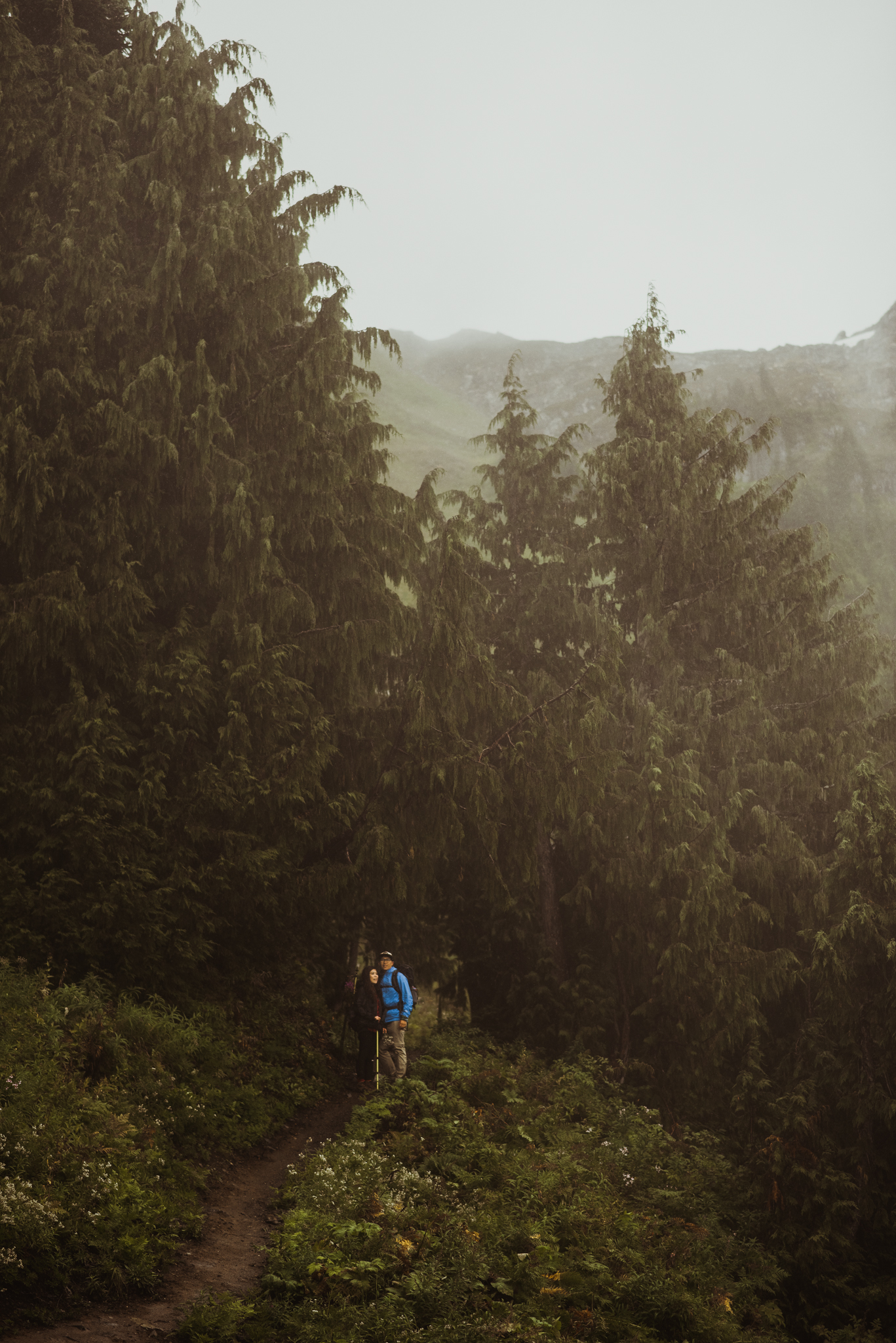 ©Isaiah-&-Taylor-Photography---Hidden-Lake-Cascade-Mountains-Engagement,-Washington-051.jpg