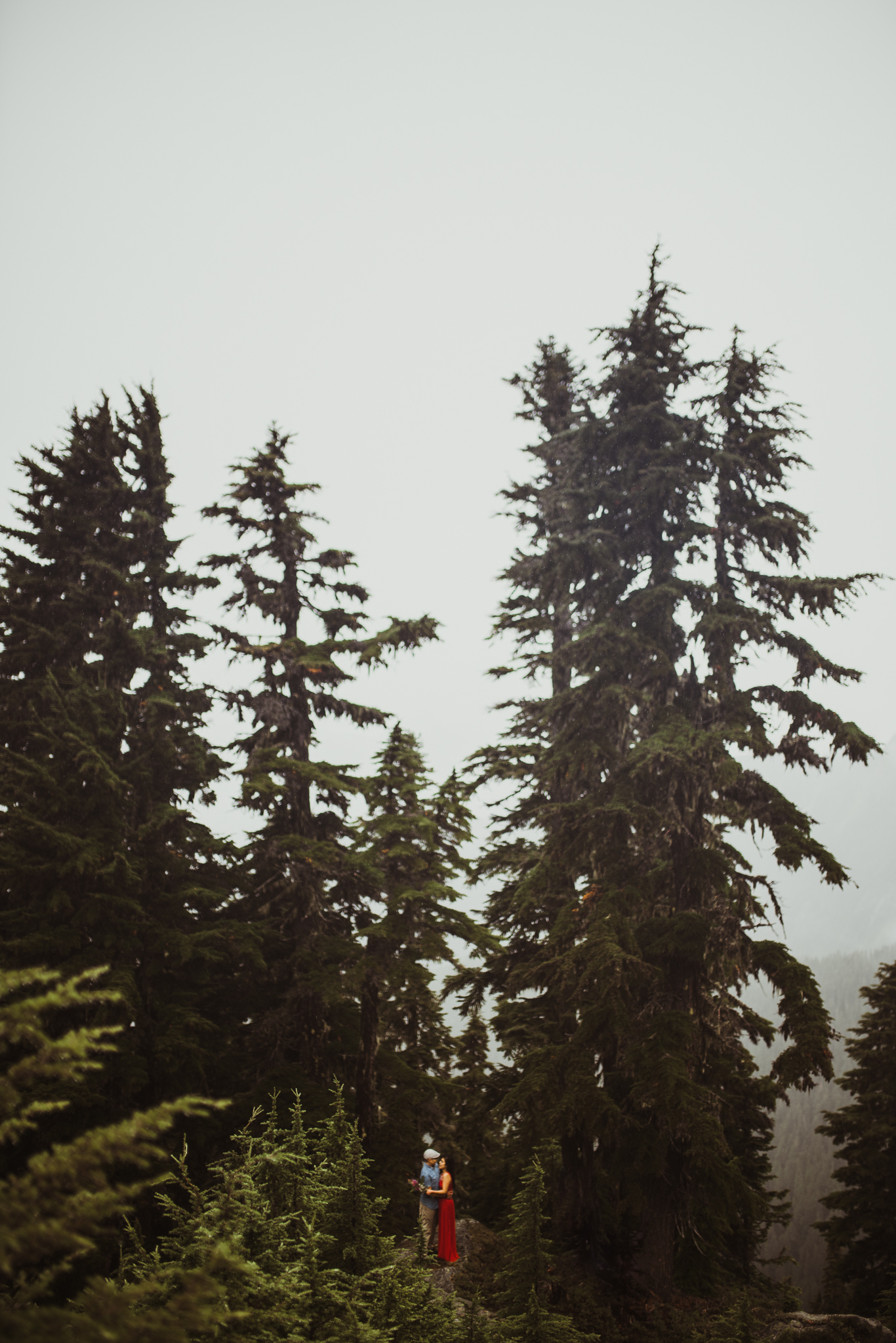 ©Isaiah-&-Taylor-Photography---Hidden-Lake-Cascade-Mountains-Engagement,-Washington-054.jpg