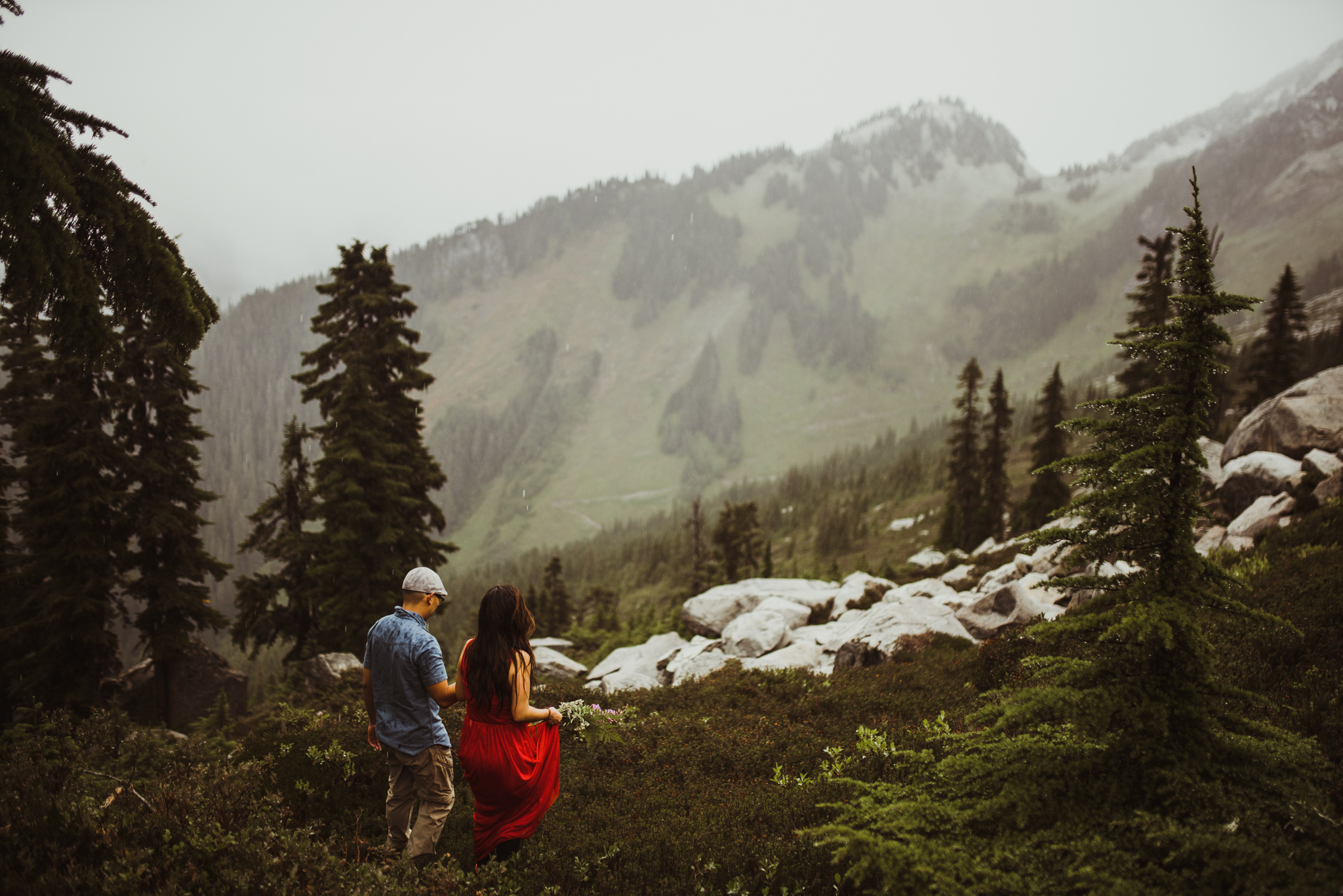 ©Isaiah-&-Taylor-Photography---Hidden-Lake-Cascade-Mountains-Engagement,-Washington-062.jpg