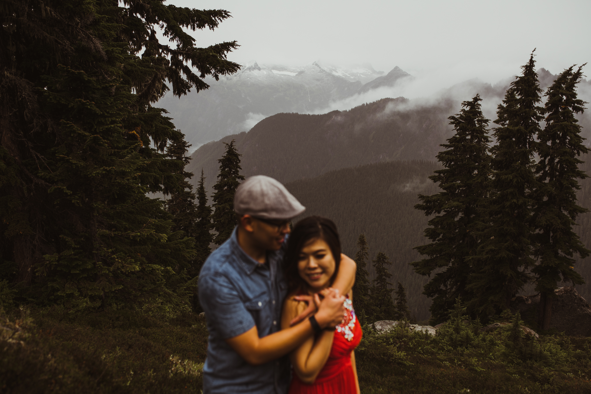 ©Isaiah-&-Taylor-Photography---Hidden-Lake-Cascade-Mountains-Engagement,-Washington-068.jpg