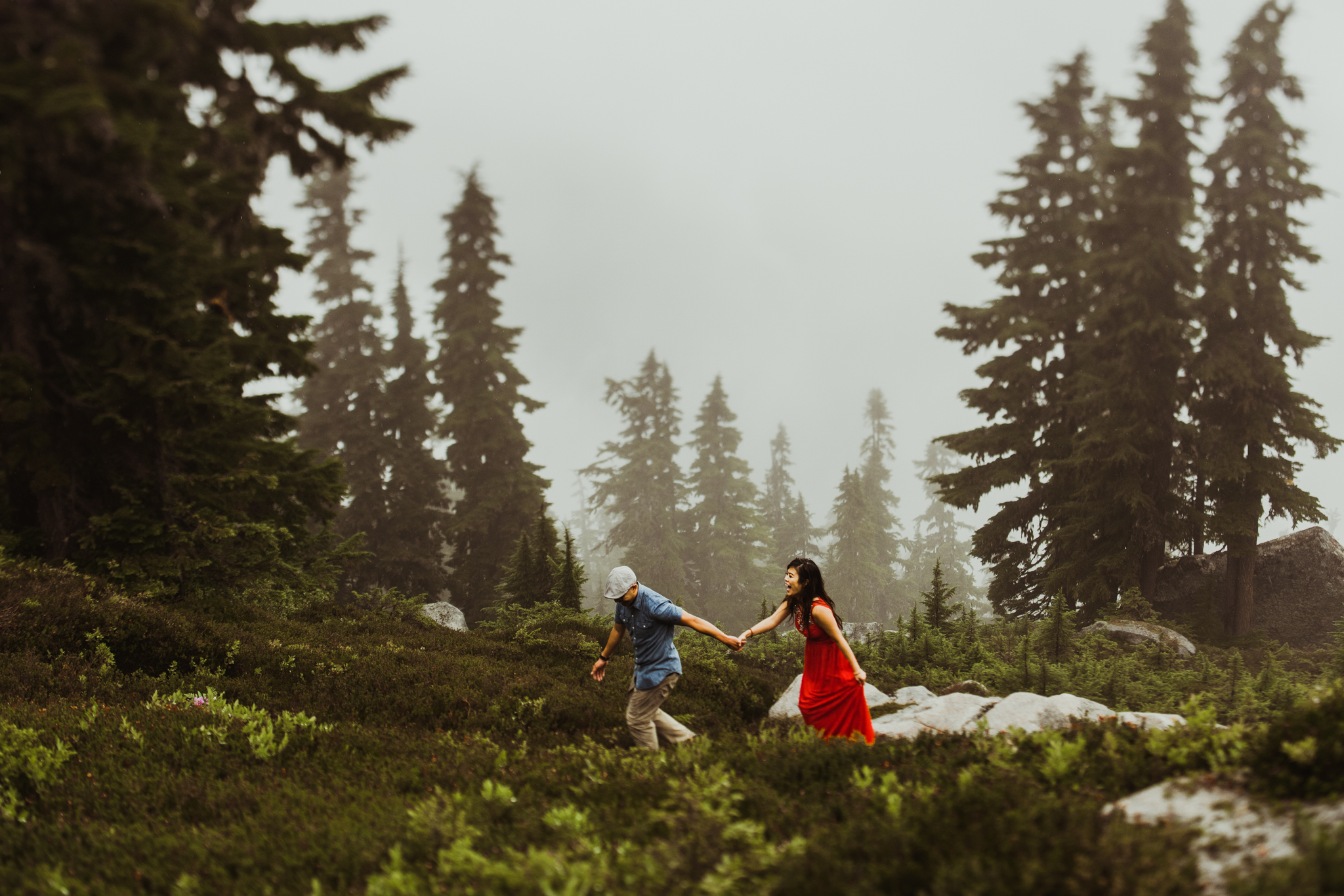 ©Isaiah-&-Taylor-Photography---Hidden-Lake-Cascade-Mountains-Engagement,-Washington-079.jpg