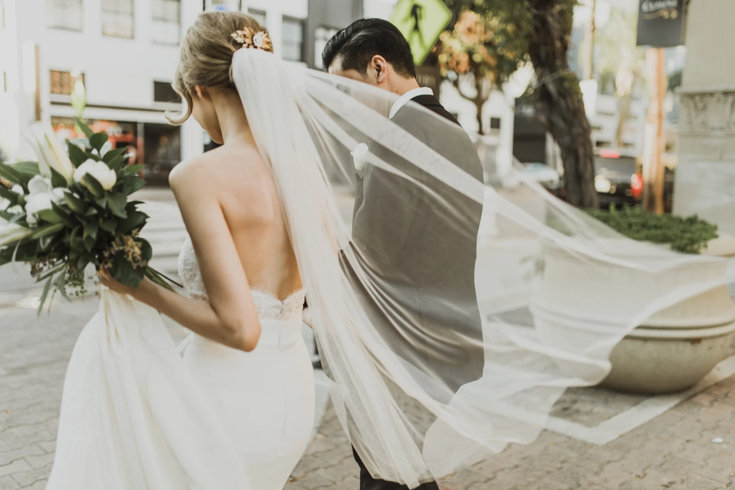 ©Isaiah + Taylor Photography - RANDY+THUYWEDDINGSNEAKPEEKS - 111316-0015.jpg
