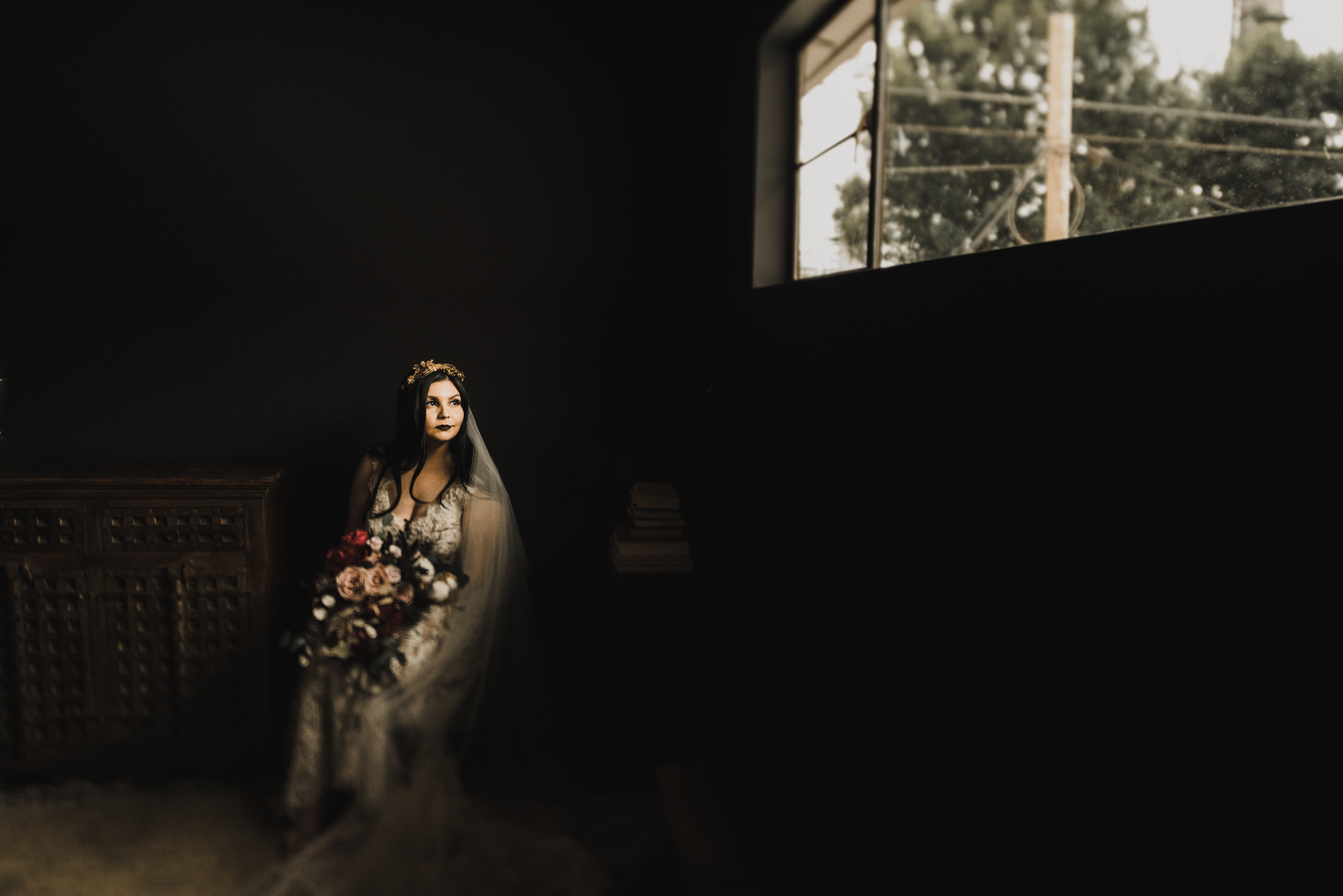 ©Isaiah + Taylor Photography - Smoky Hollow Studios Wedding, El Segundo, Los Angeles Wedding Photographer-24.jpg