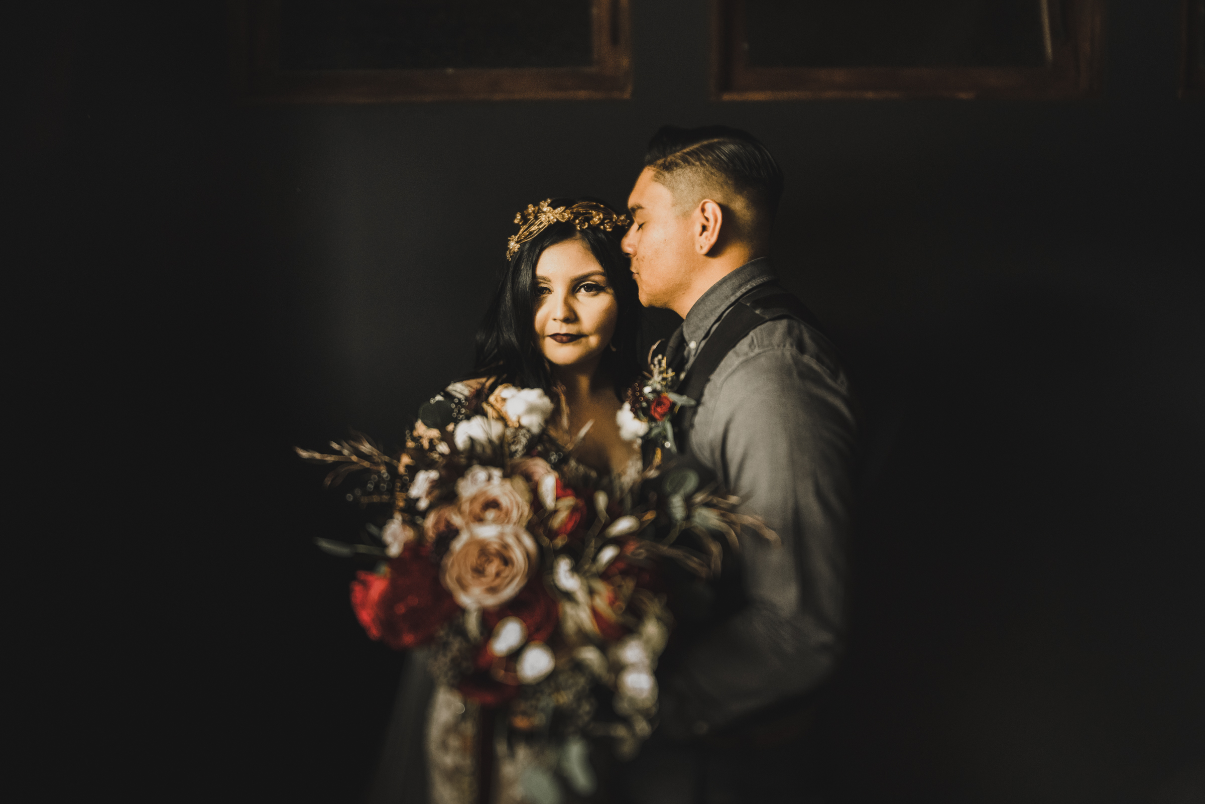 ©Isaiah + Taylor Photography - Smoky Hollow Studios Wedding, El Segundo, Los Angeles Wedding Photographer-60.jpg