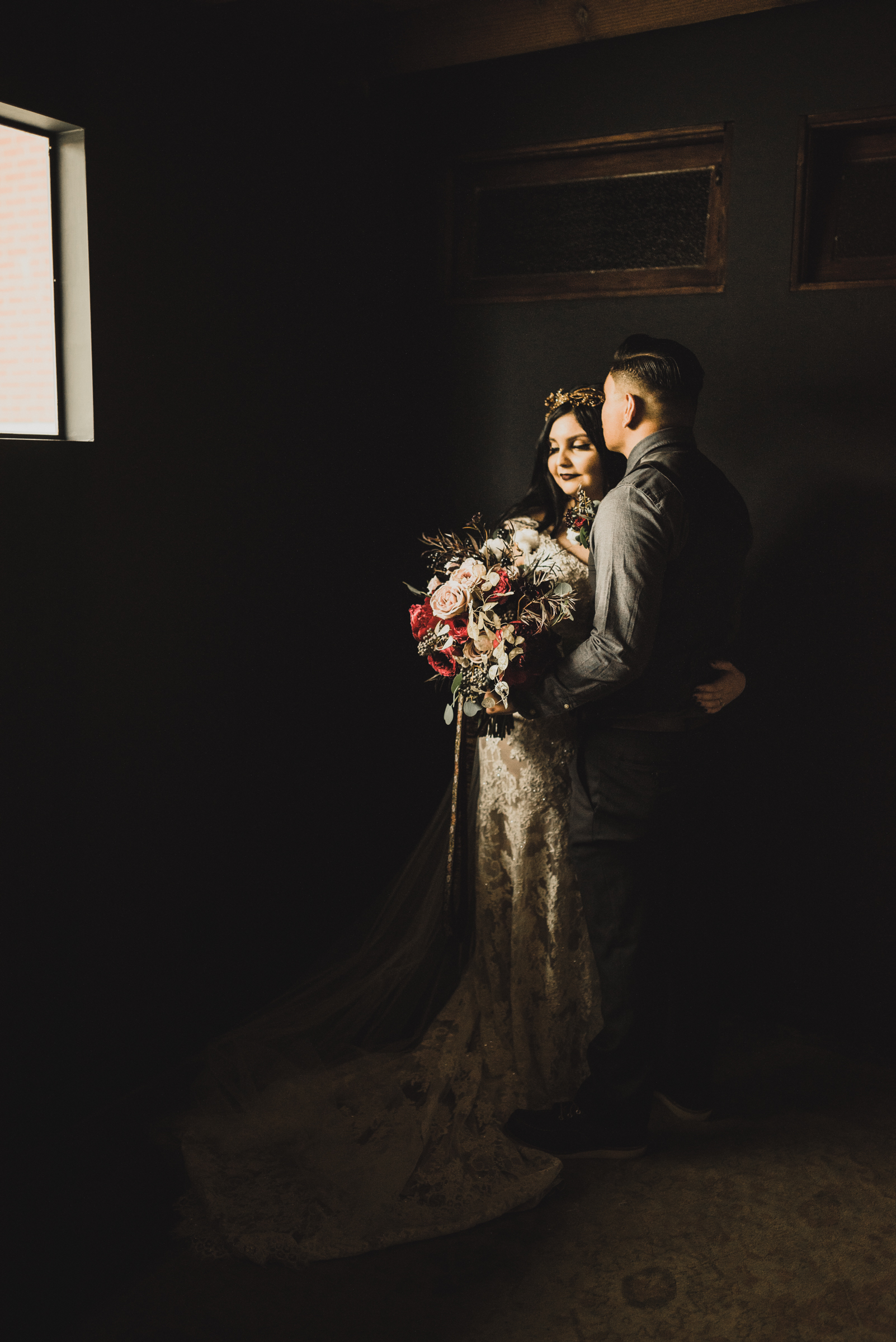 ©Isaiah + Taylor Photography - Smoky Hollow Studios Wedding, El Segundo, Los Angeles Wedding Photographer-62.jpg