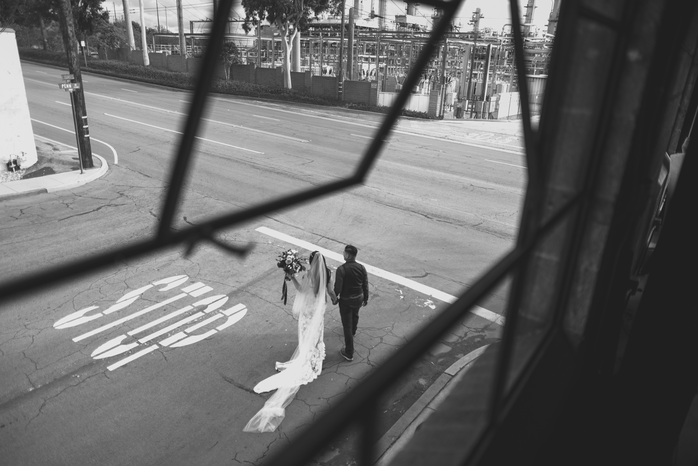 ©Isaiah + Taylor Photography - Smoky Hollow Studios Wedding, El Segundo, Los Angeles Wedding Photographer-75.jpg