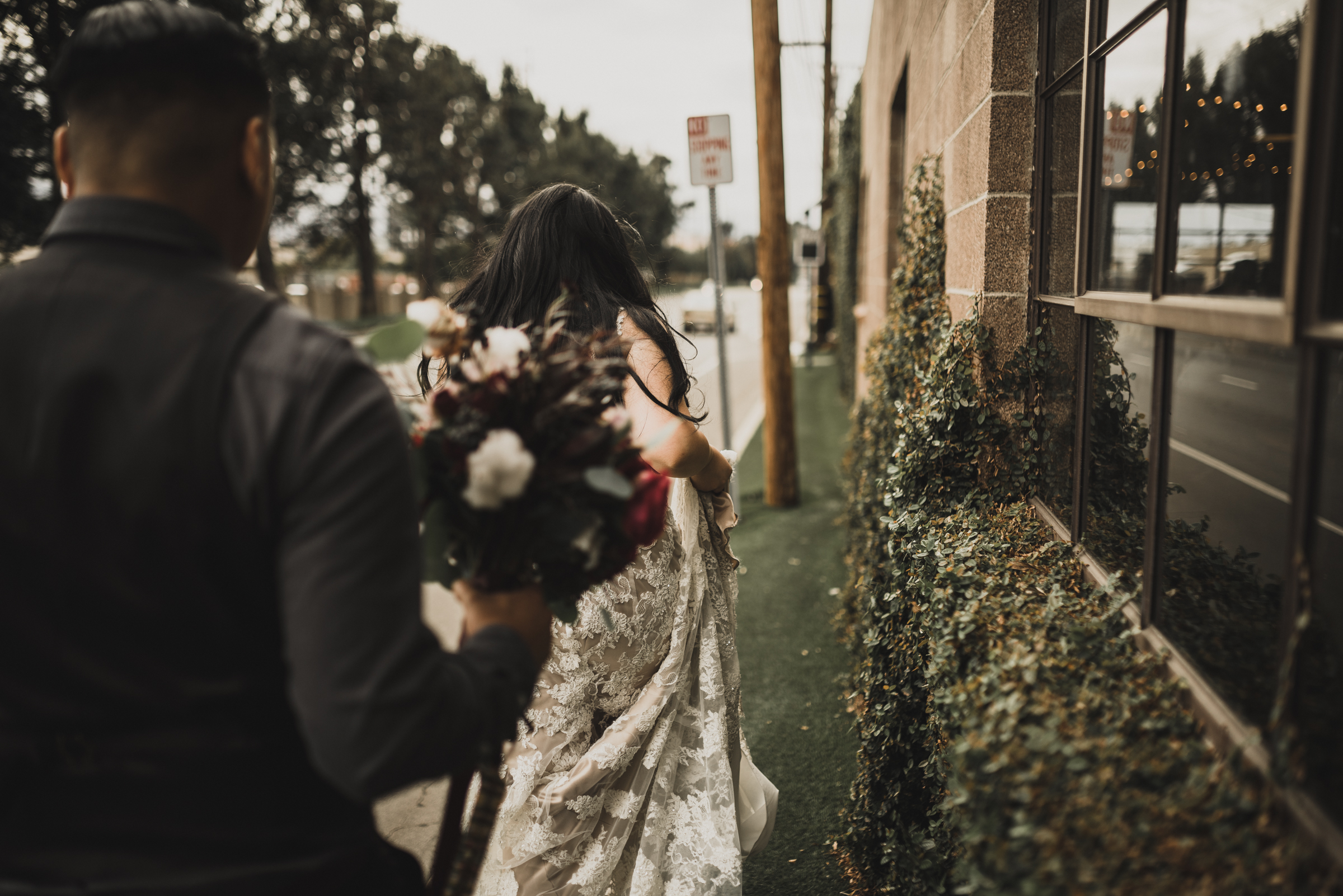 ©Isaiah + Taylor Photography - Smoky Hollow Studios Wedding, El Segundo, Los Angeles Wedding Photographer-100.jpg