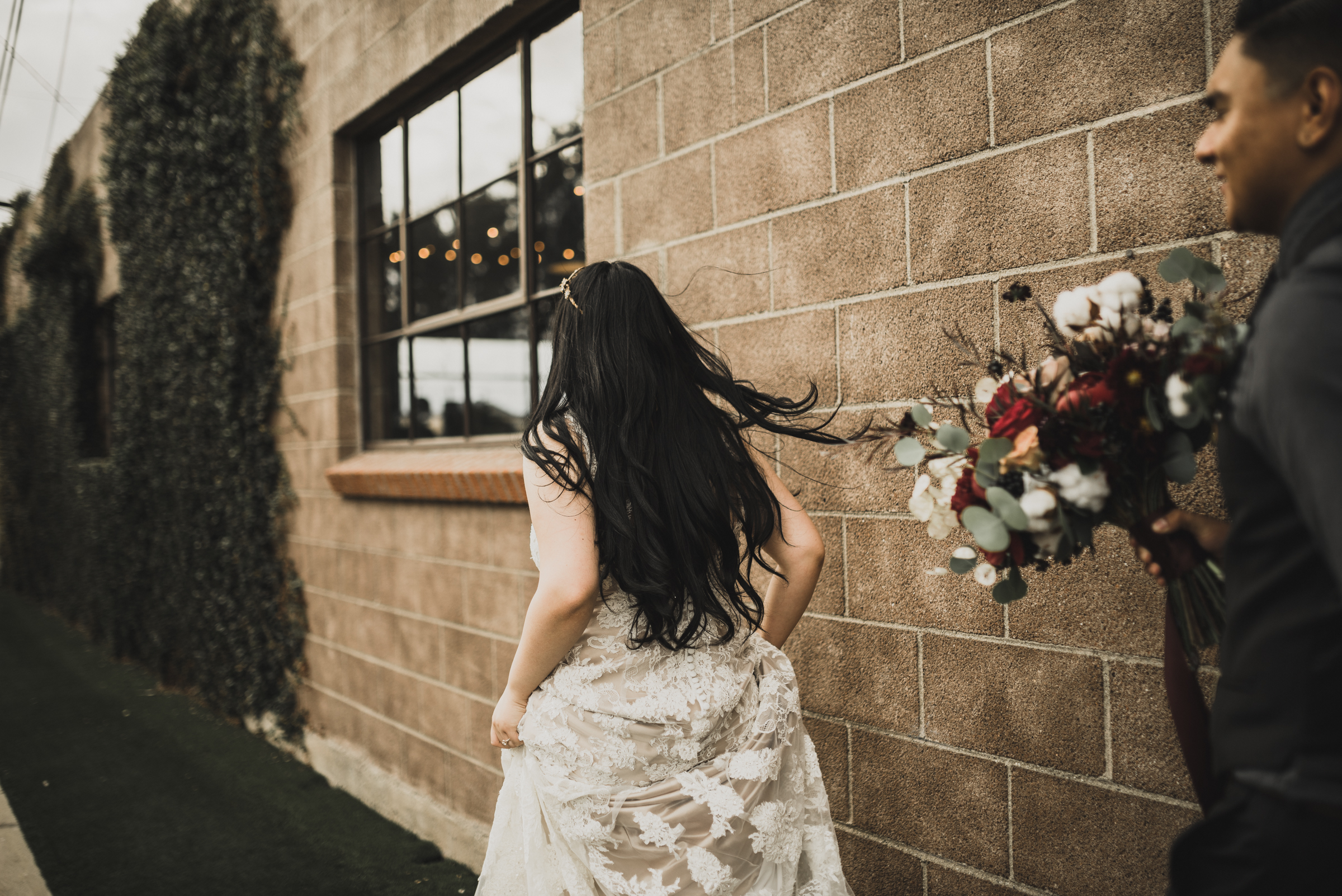 ©Isaiah + Taylor Photography - Smoky Hollow Studios Wedding, El Segundo, Los Angeles Wedding Photographer-101.jpg