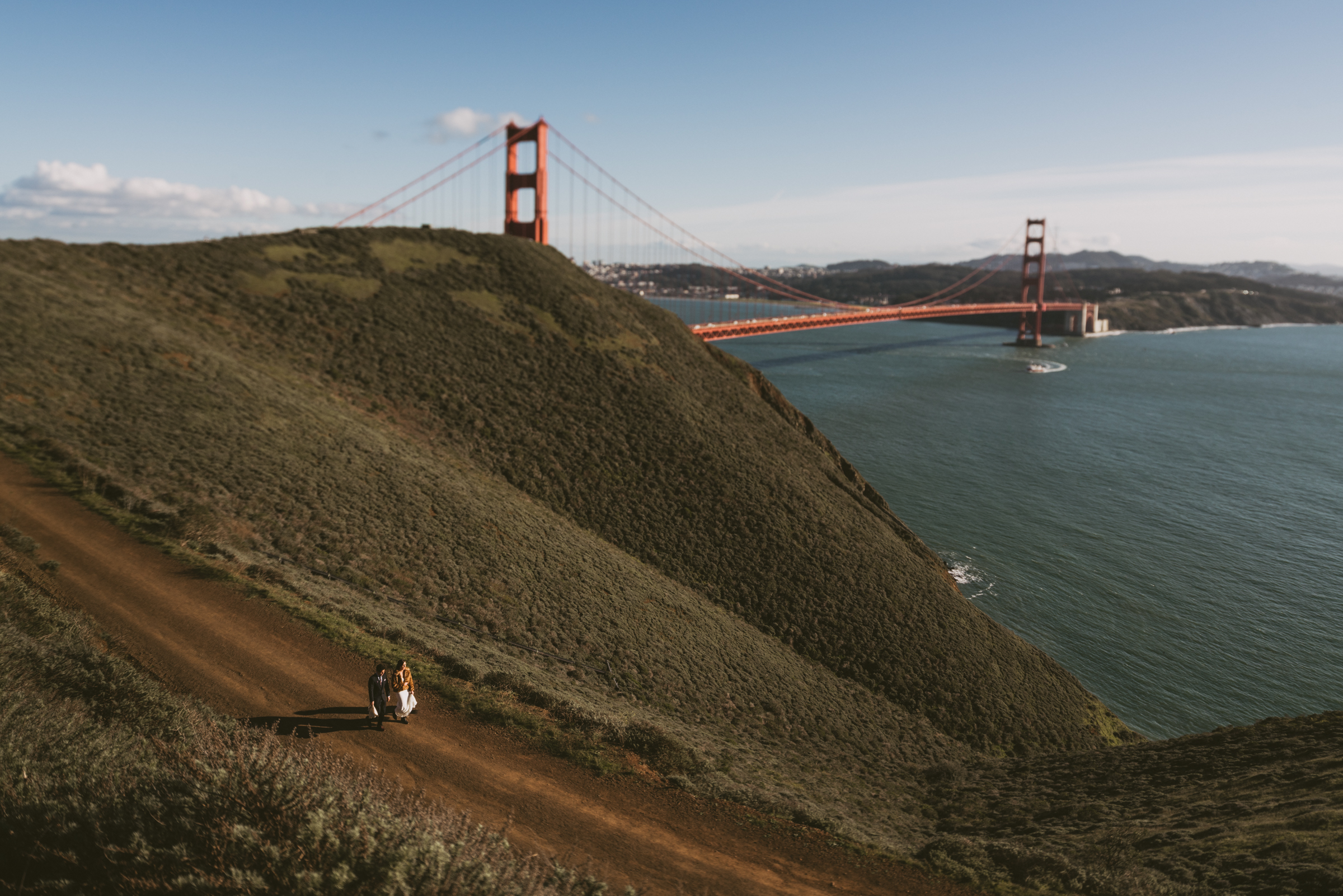 ©Isaiah + Taylor Photography - San Fransisco Elopement, Golden Gate Bridge-19.jpg