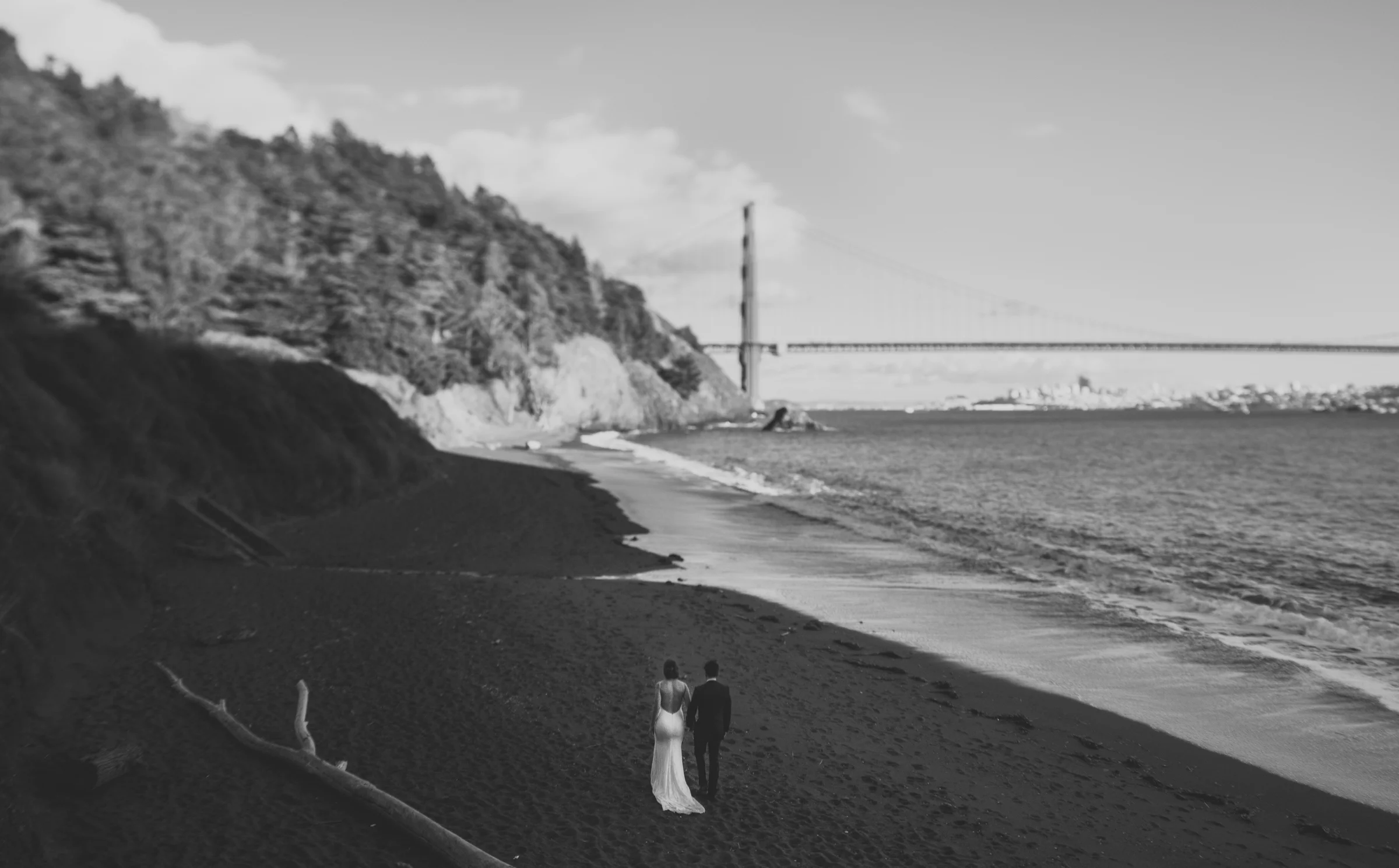 ©Isaiah + Taylor Photography - San Fransisco Elopement, Golden Gate Bridge-42.jpg