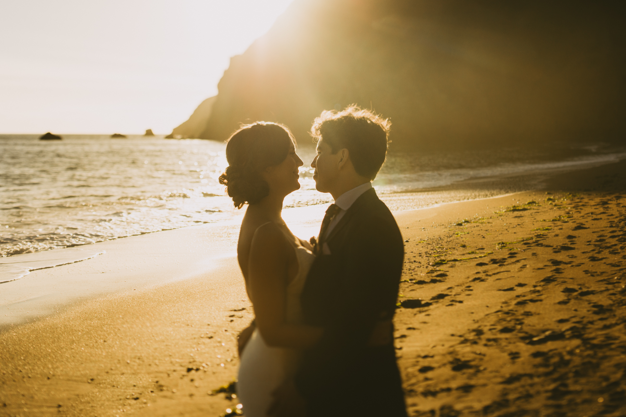 ©Isaiah + Taylor Photography - San Fransisco Elopement, Golden Gate Bridge-50.jpg