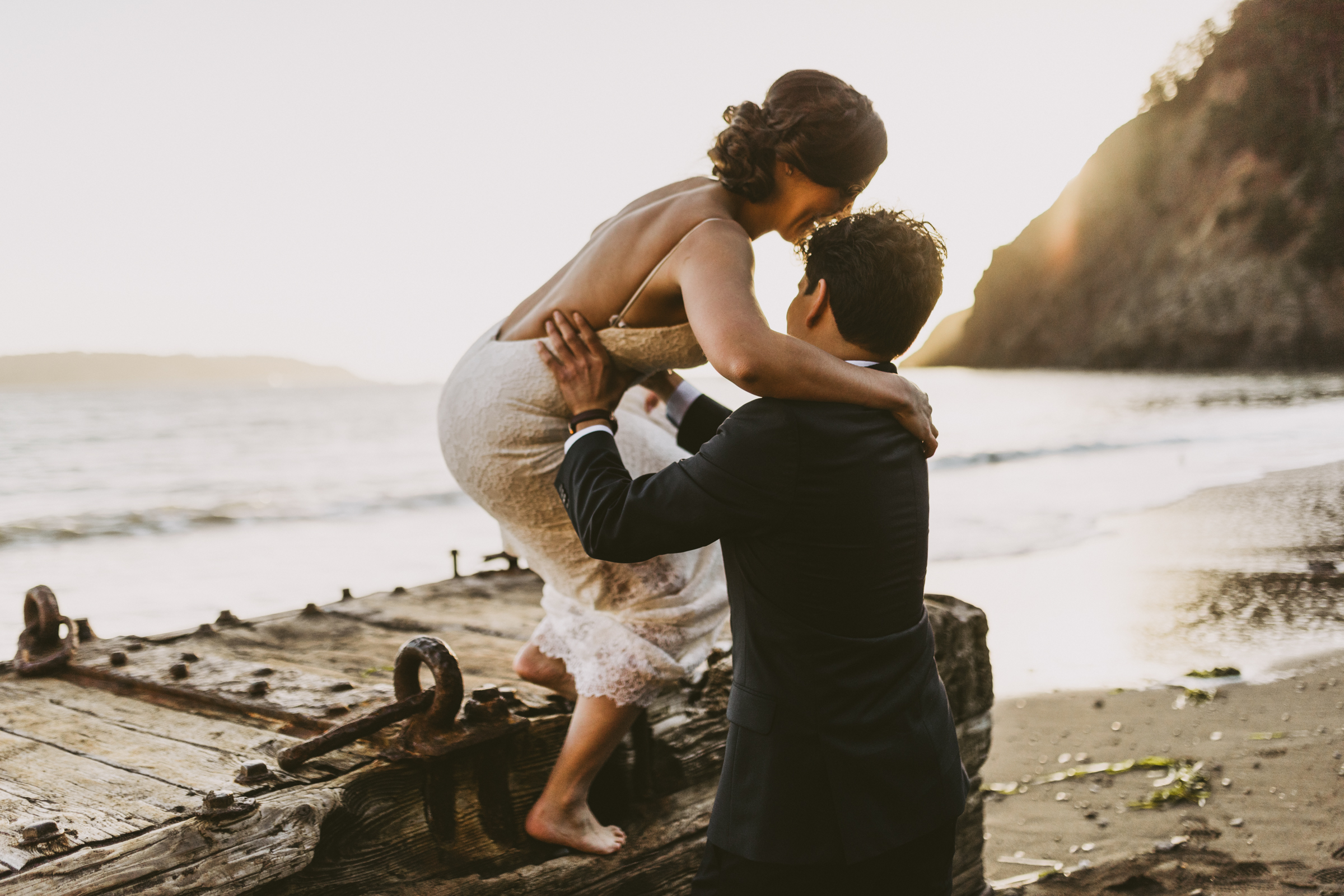 ©Isaiah + Taylor Photography - San Fransisco Elopement, Golden Gate Bridge-68.jpg