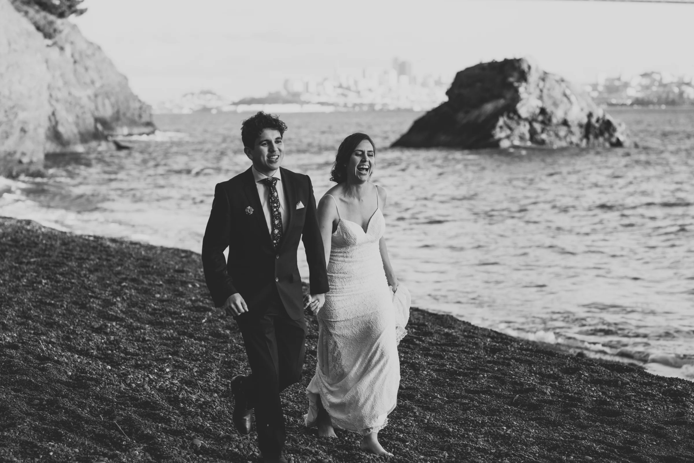 ©Isaiah + Taylor Photography - San Fransisco Elopement, Golden Gate Bridge-83.jpg