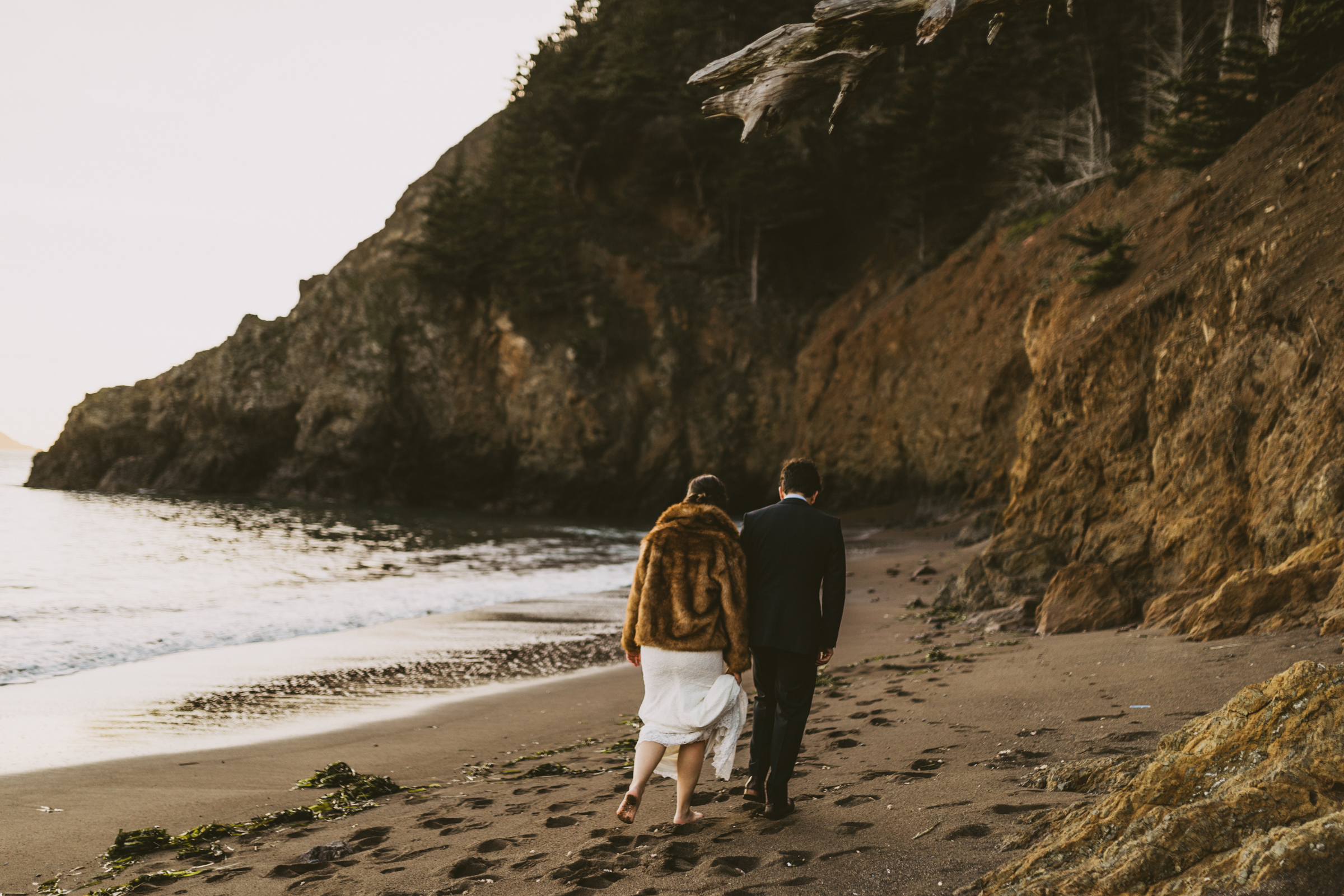 ©Isaiah + Taylor Photography - San Fransisco Elopement, Golden Gate Bridge-95.jpg