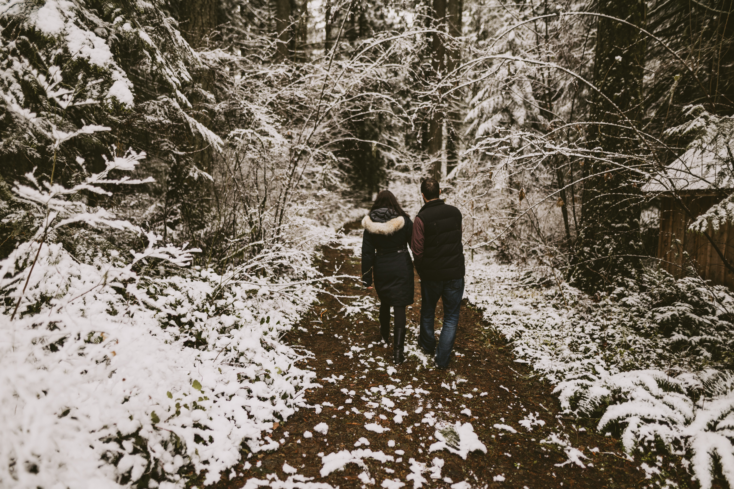 © Isaiah + Taylor Photography - Portland, Oregon Winter Forest Cabin Engagement-6.jpg