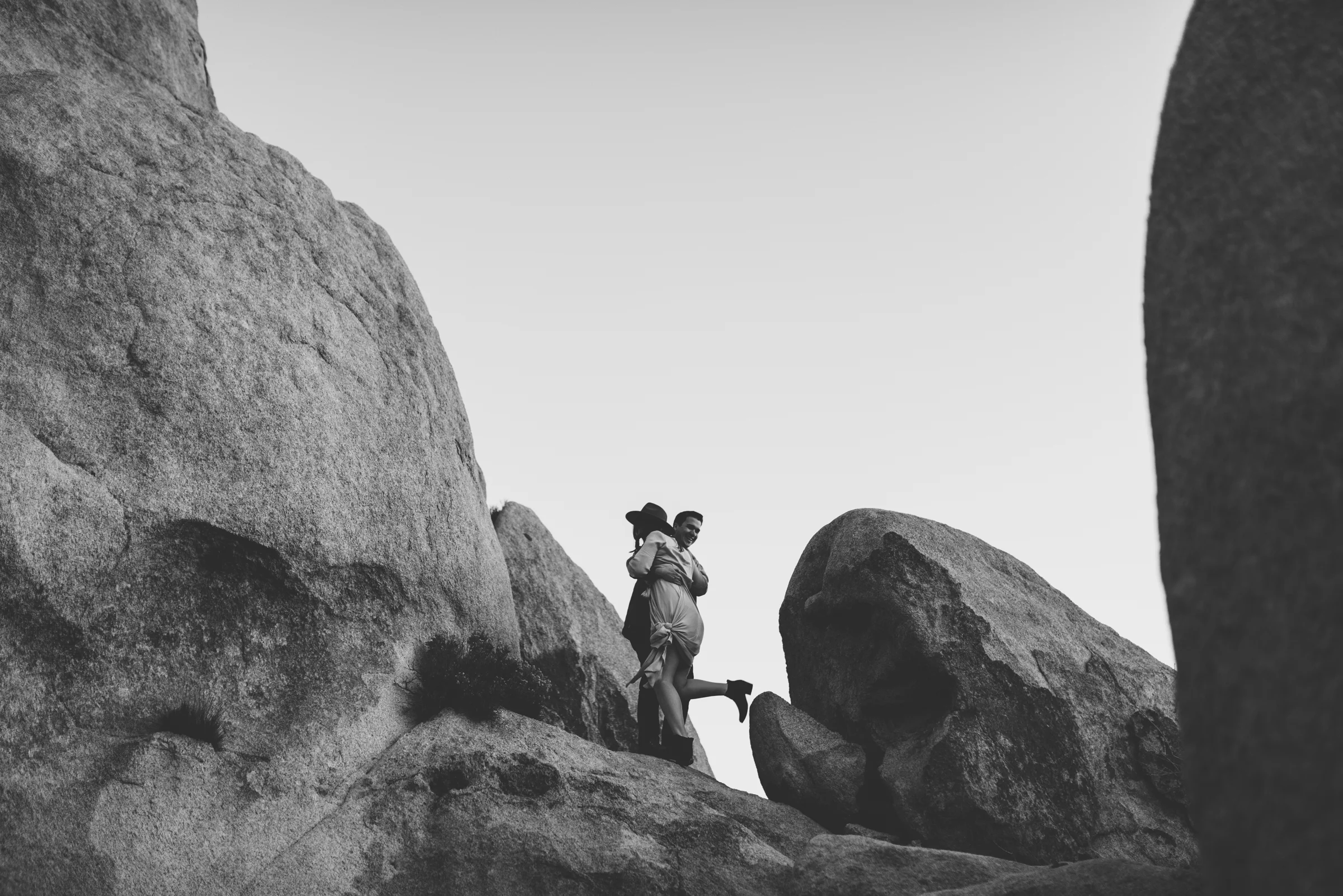 ©Isaiah + Taylor Photography - Joshua Tree Wedding Photographer-113.jpg