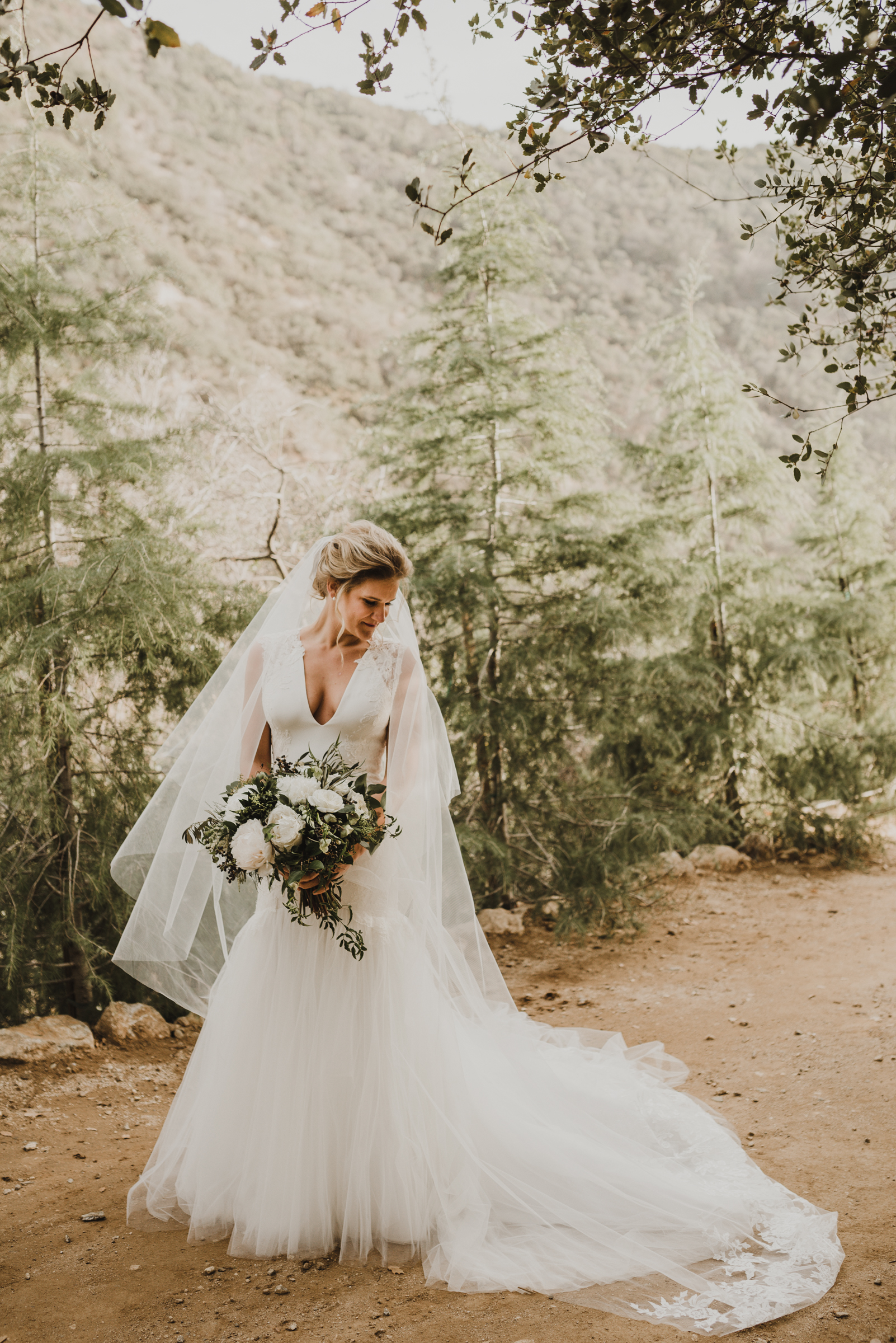 ©Isaiah + Taylor Photography - Serendipity Gardens Wedding, Oak Glen, San Bernarndino Wedding Photographer-13.jpg