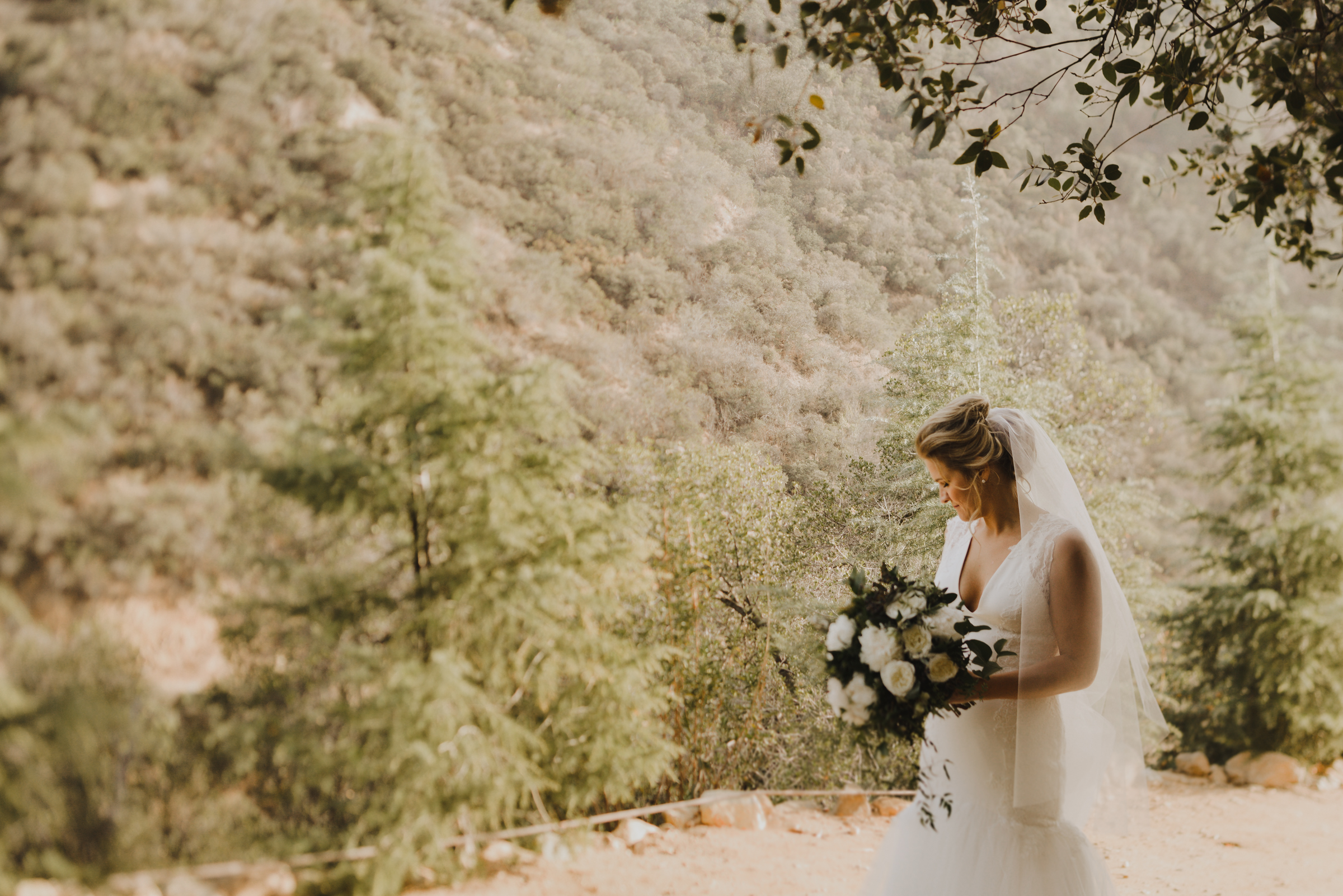 ©Isaiah + Taylor Photography - Serendipity Gardens Wedding, Oak Glen, San Bernarndino Wedding Photographer-14.jpg