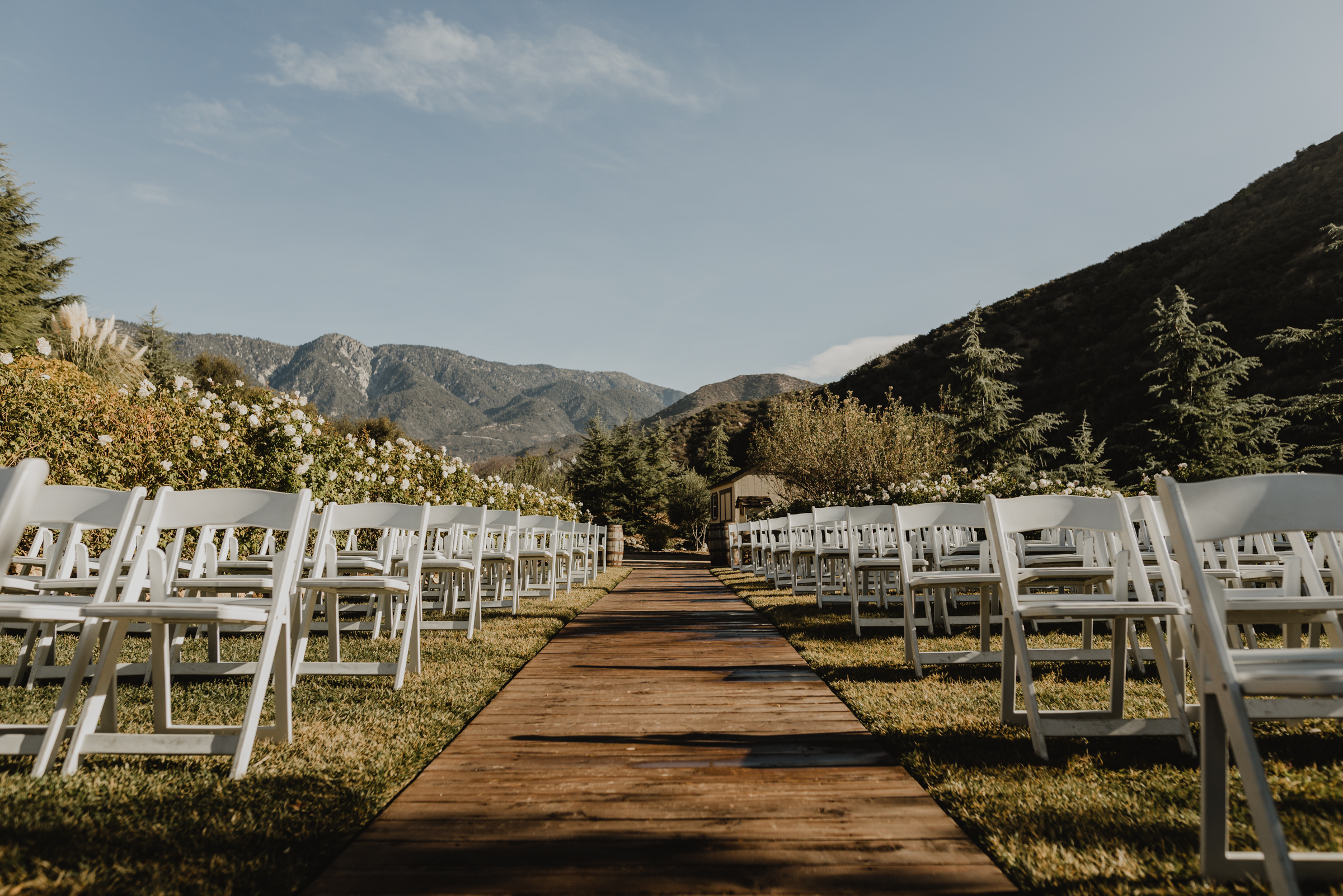 ©Isaiah + Taylor Photography - Serendipity Gardens Wedding, Oak Glen, San Bernarndino Wedding Photographer-29.jpg