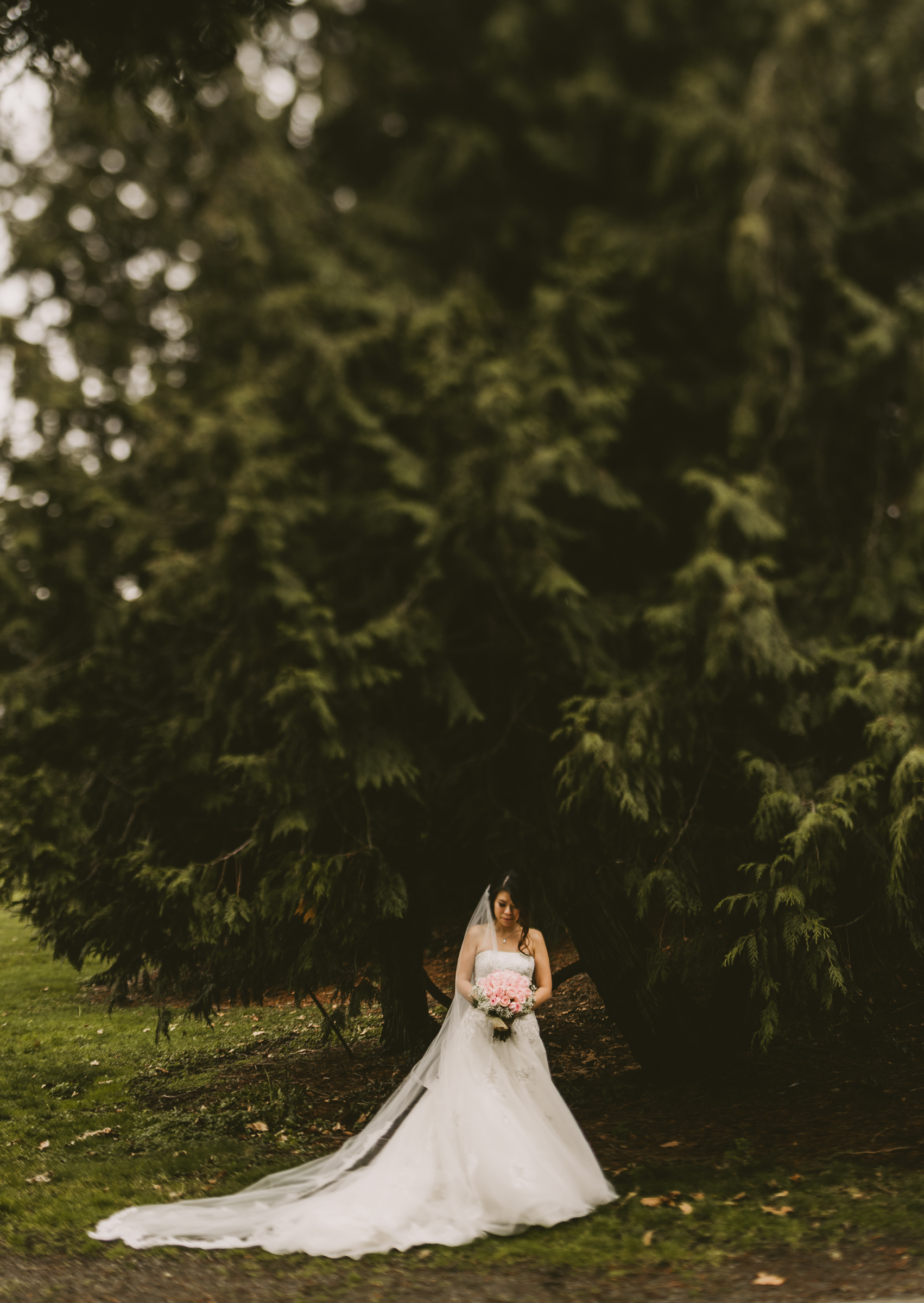 ©Isaiah + Taylor Photography - Arnold + Livvy Wedding - 123116 -32.jpg