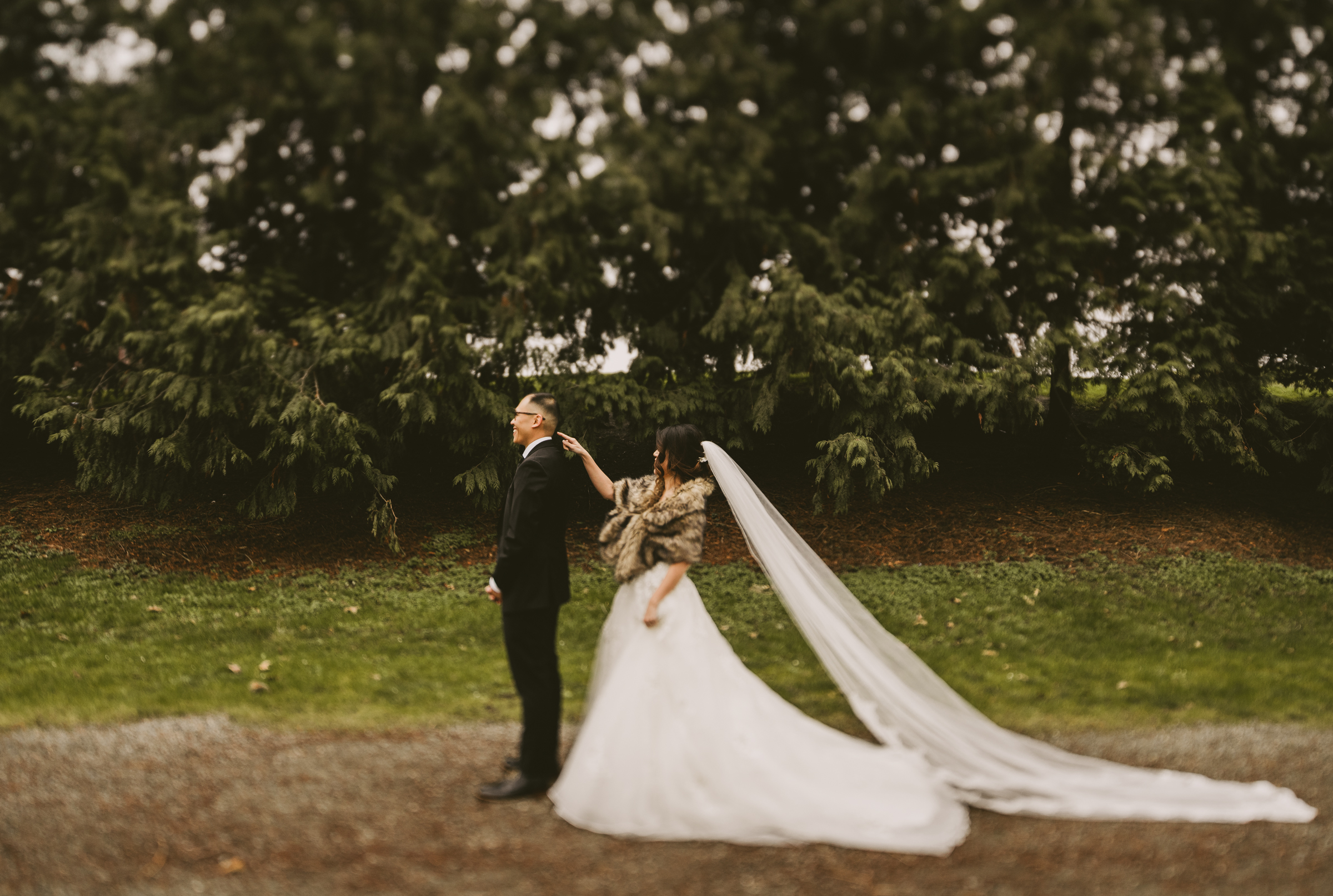 ©Isaiah + Taylor Photography - Arnold + Livvy Wedding - 123116 -45.jpg