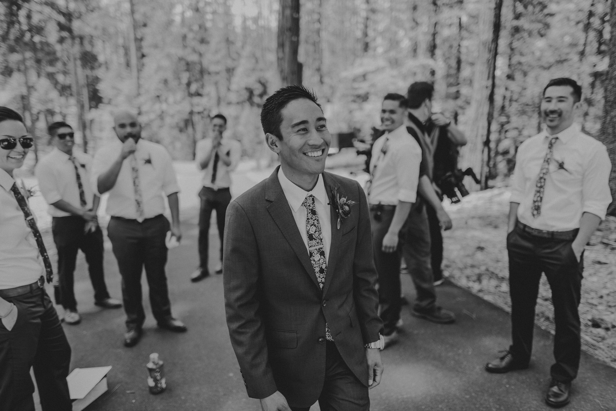 © Isaiah + Taylor Photography - Evergreen Lodge Destination Yoesmite Wedding - Los Angeles Wedding Photographer-062.jpg