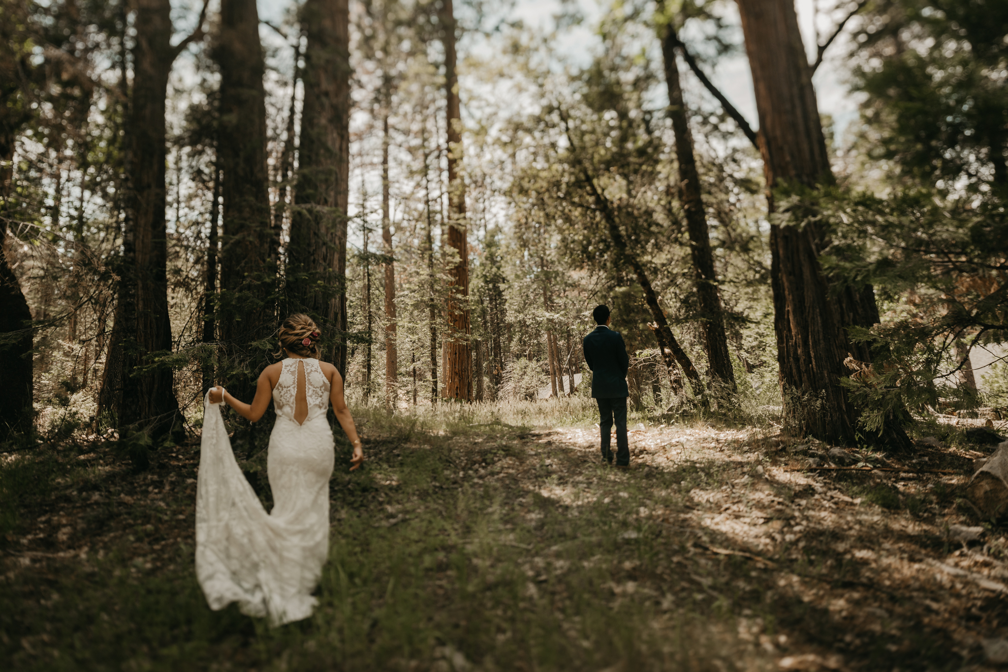 © Isaiah + Taylor Photography - Evergreen Lodge Destination Yoesmite Wedding - Los Angeles Wedding Photographer-067.jpg