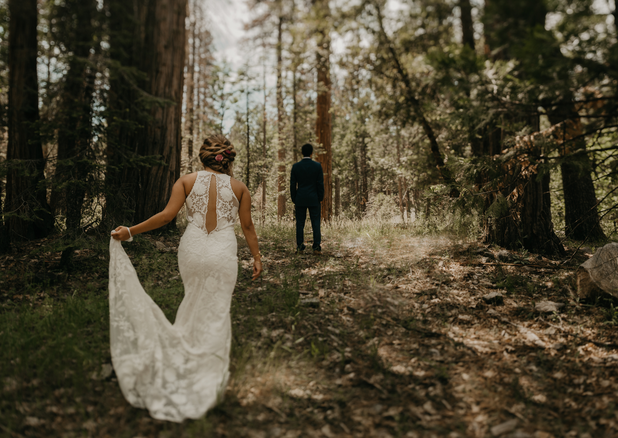 © Isaiah + Taylor Photography - Evergreen Lodge Destination Yoesmite Wedding - Los Angeles Wedding Photographer-068.jpg